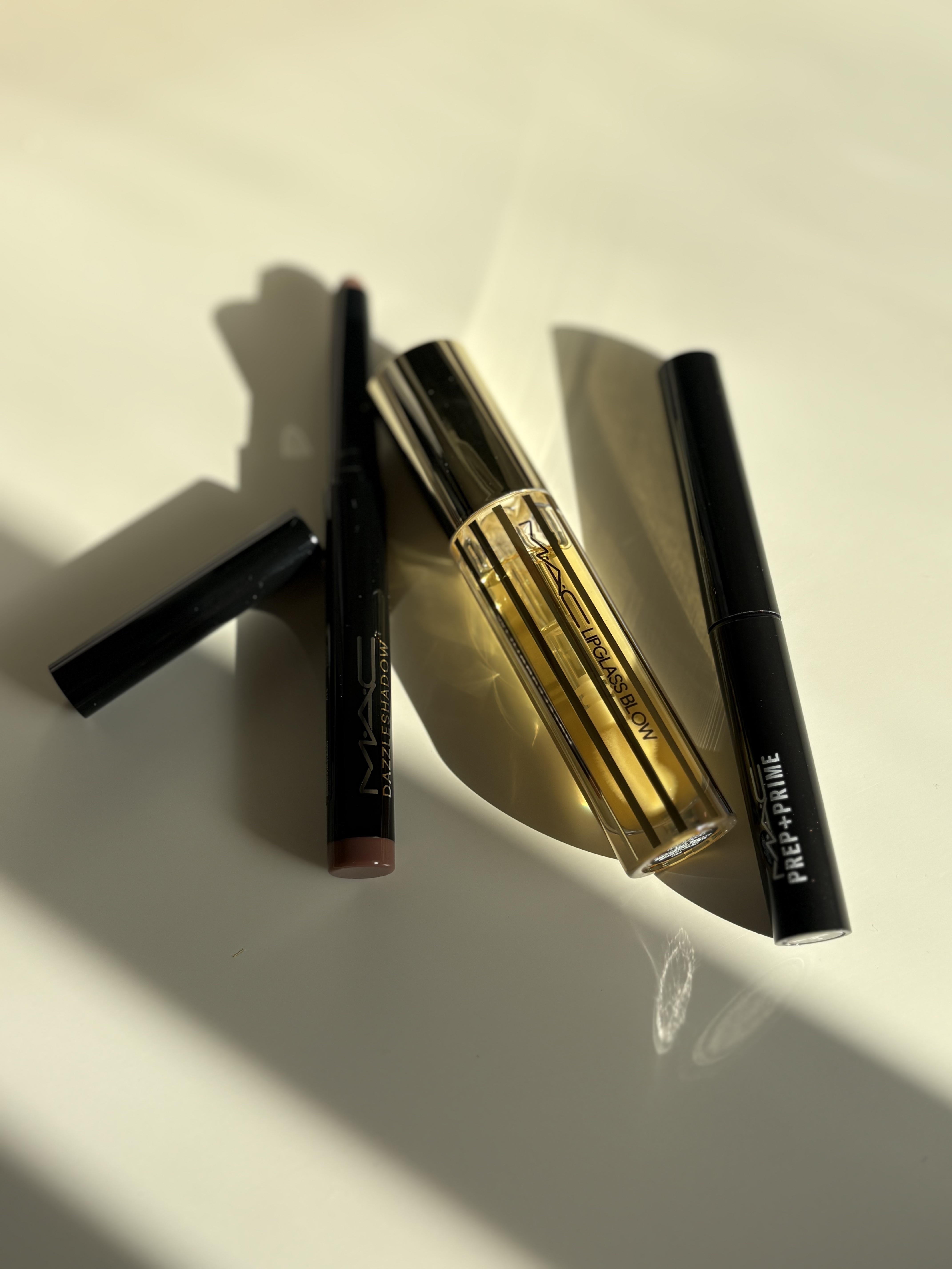 ダズルシャドウ アイシャドウ スティック サブリミナルスパーク/M・A・C/スティックアイシャドウを使ったクチコミ（1枚目）