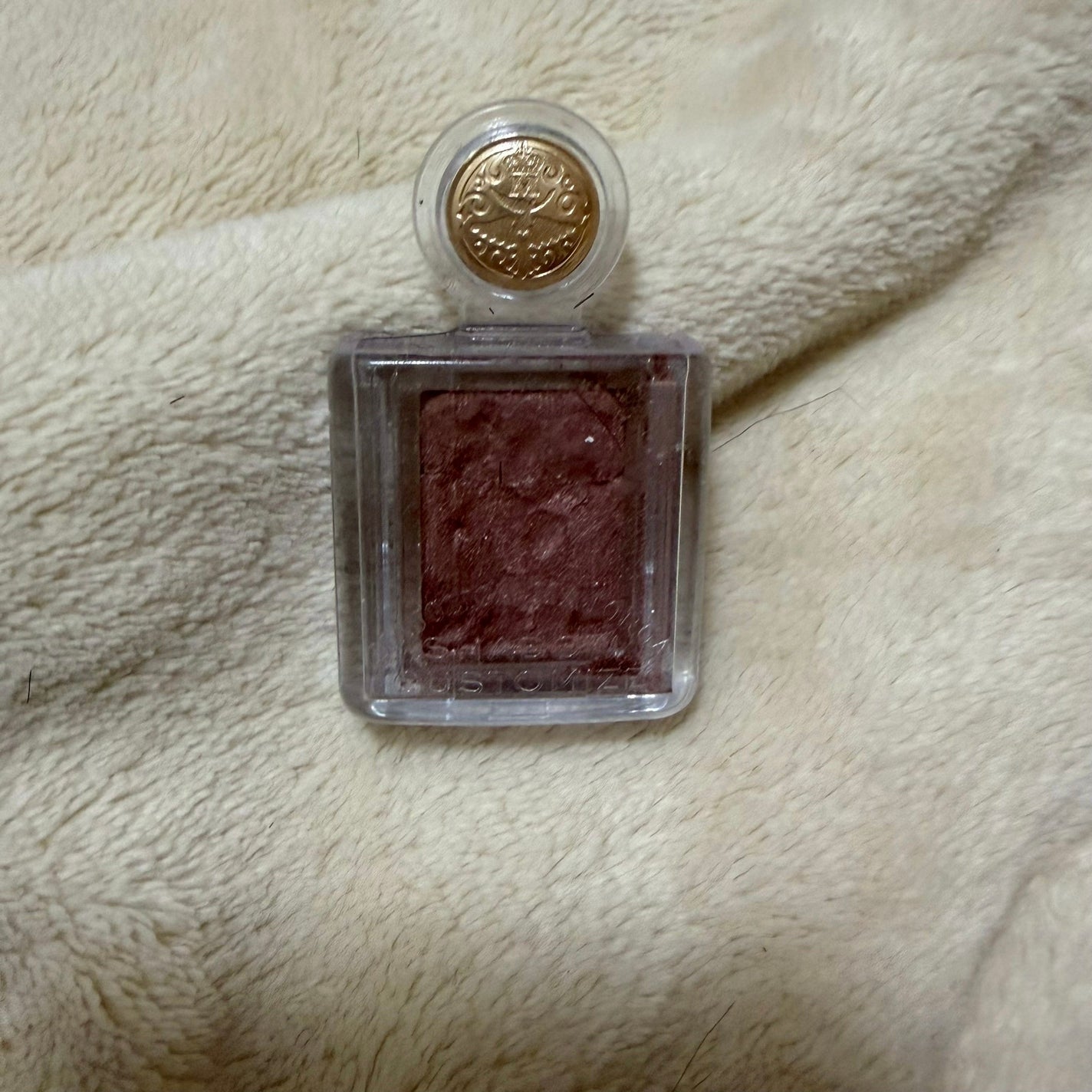 したん on LIPS 「しっとりとした質感で、まぶたにピタッと密着!単色で塗るだけで深..」(1枚目)