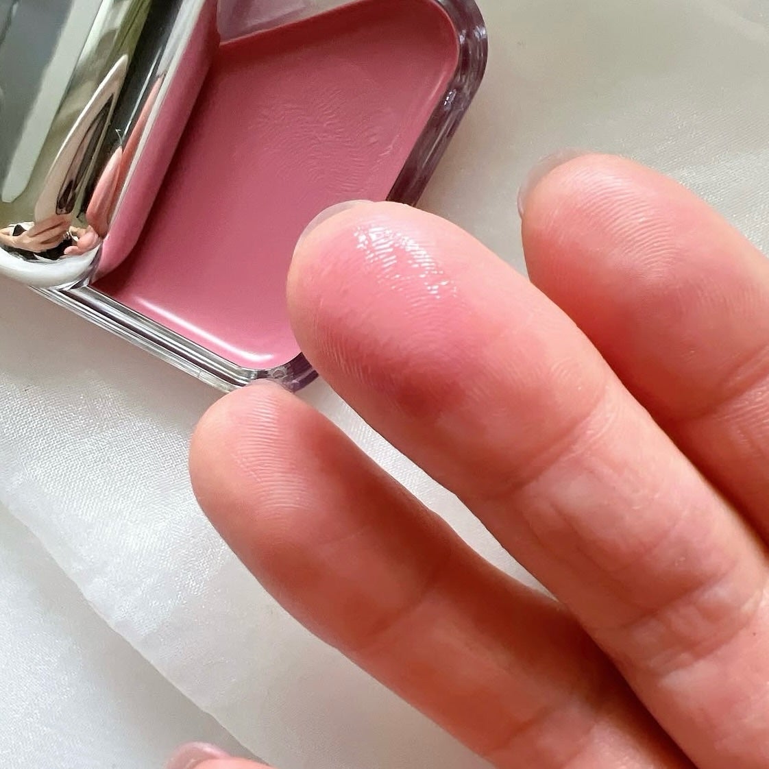 エッセンシャル リップチーク タップ/CLIO/ジェル・クリームチークを使ったクチコミ(2枚目)