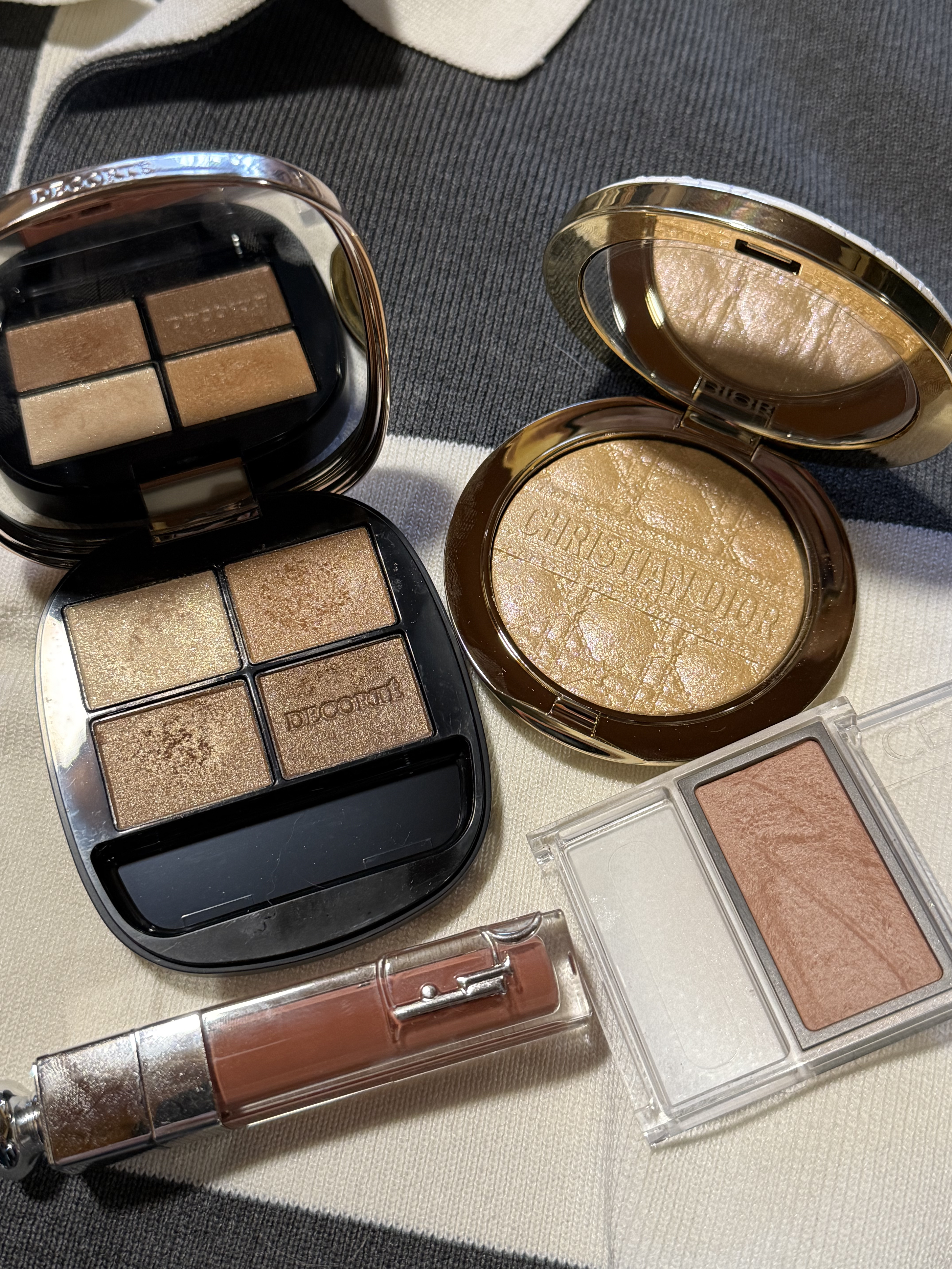 ＡＱ　オーラ リフレクター/DECORTÉ/プレストパウダーを使ったクチコミ（3枚目）