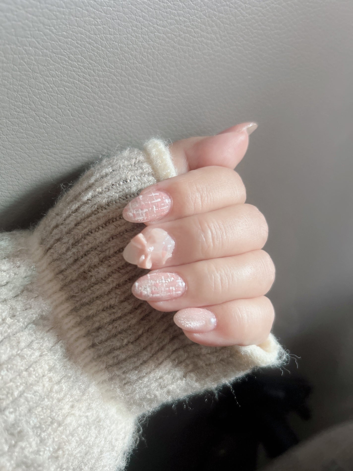 nao@フォロバ100 on LIPS 「時差pic今回はツイードネイル💅🎀もついてて一目惚れのデザイン..」(2枚目)