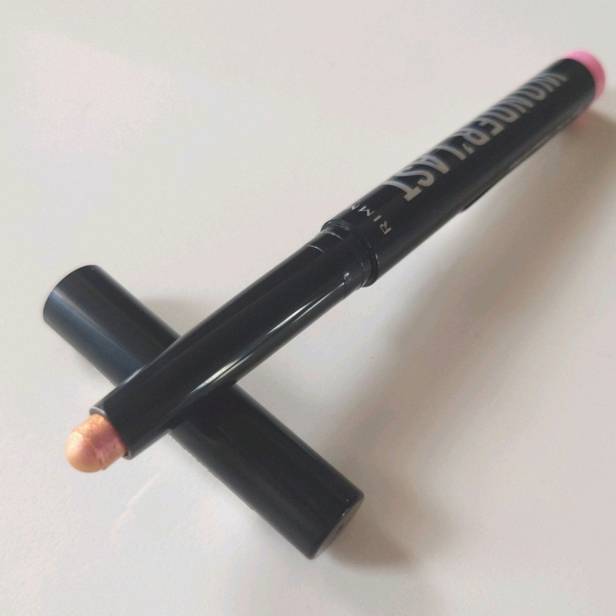 ワンダー ラスト アイシャドウ スティック/リンメル ロンドン/スティックアイシャドウを使ったクチコミ（3枚目）