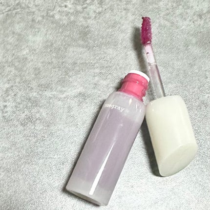 nuegray ヌグローウィリキッドのクチコミ「冬に映えるベリーカラーのリップ🍓
色持ち抜群🩷
サラッとしたテクスチャーで色が密着
すぐにティ.....」(3枚目)