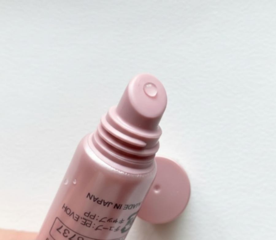 ライスフォース リップセラムのクチコミ「RICE FORCE
RIP SERUM　　　８ｇ　　1650円

なめらかな着け心地で縦ジワ.....」（2枚目）