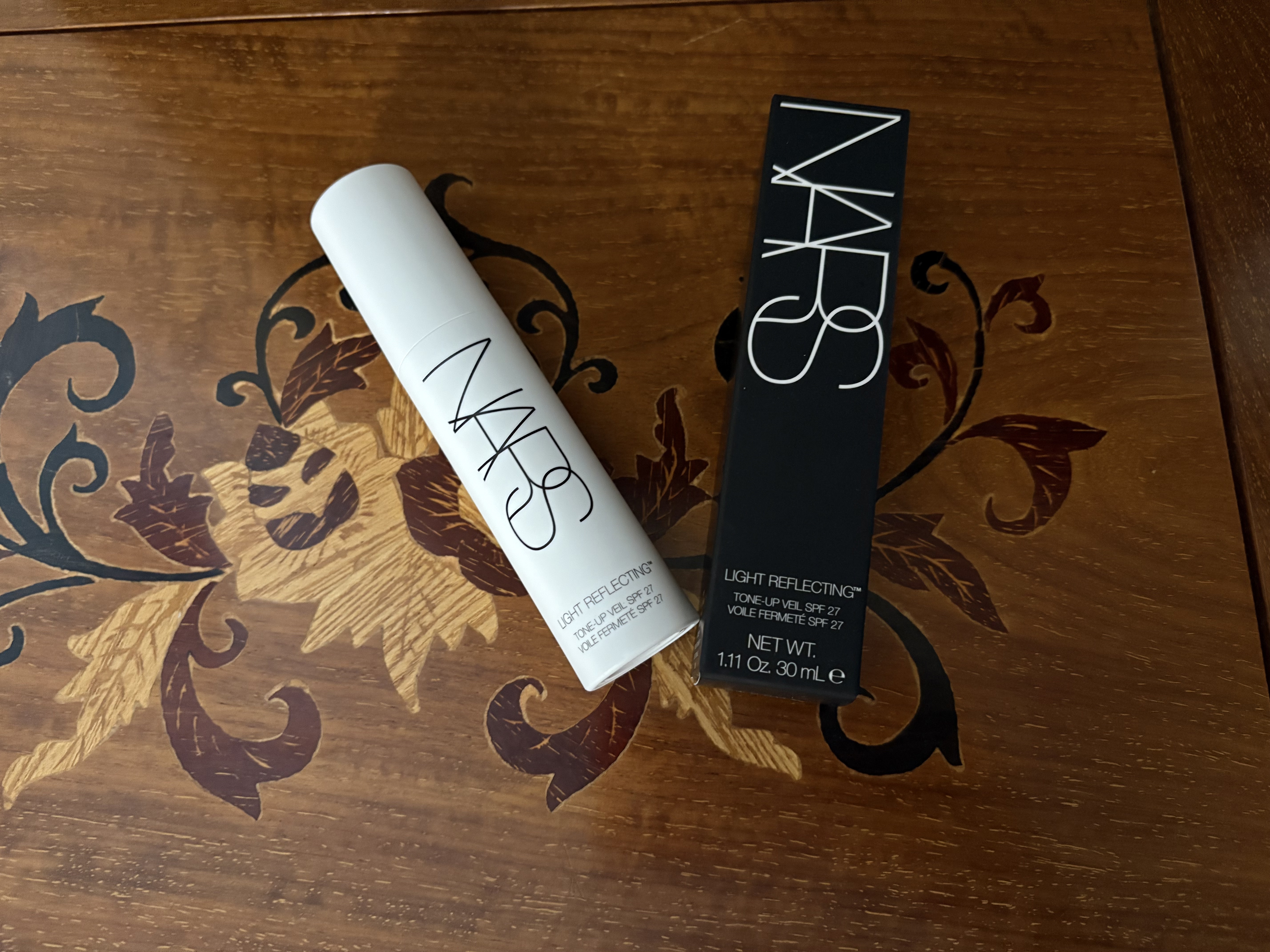 ライトリフレクティング　トーンアップヴェール/NARS/化粧下地を使ったクチコミ（1枚目）