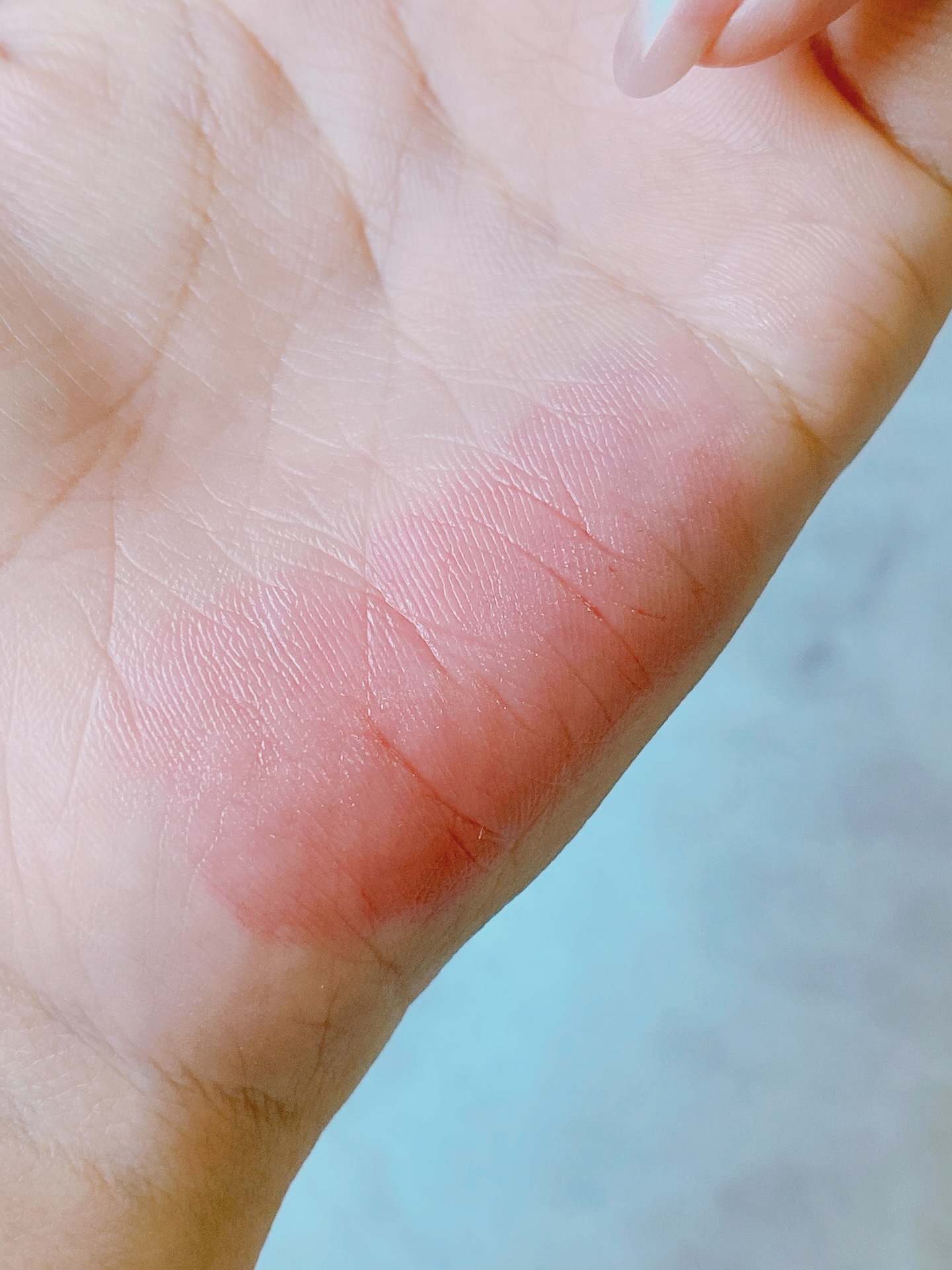 デイジードール リップ スティーラー　 01 自信みなぎるルビー/DAISY DOLL by MARY QUANT/口紅を使ったクチコミ（3枚目）