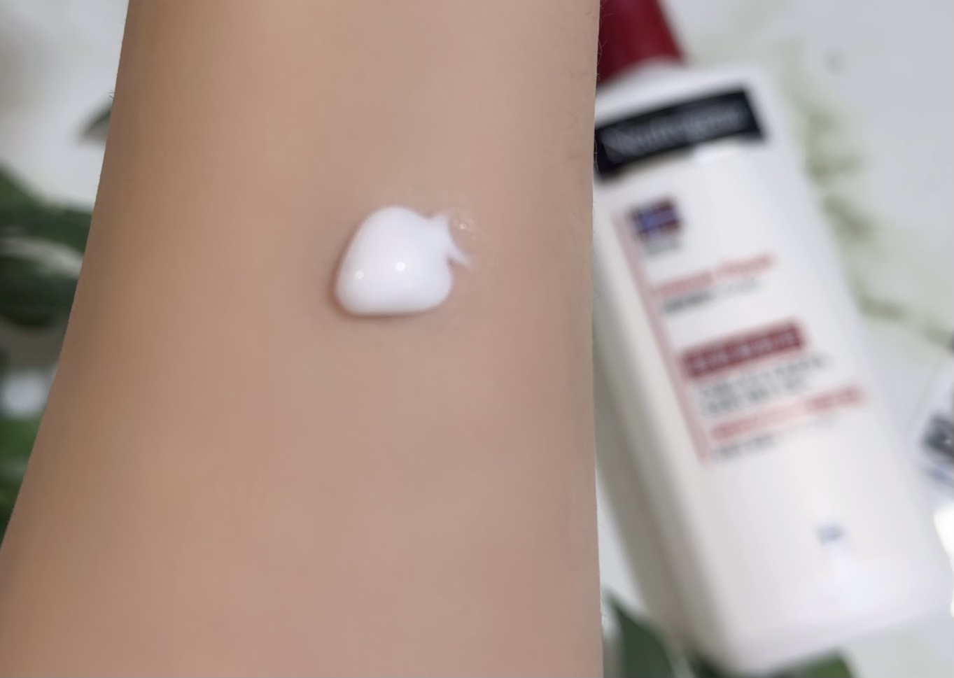 ノルウェー フォーミュラ インテンスリペア ボディ エマルジョン/Neutrogena/ボディローションを使ったクチコミ（2枚目）