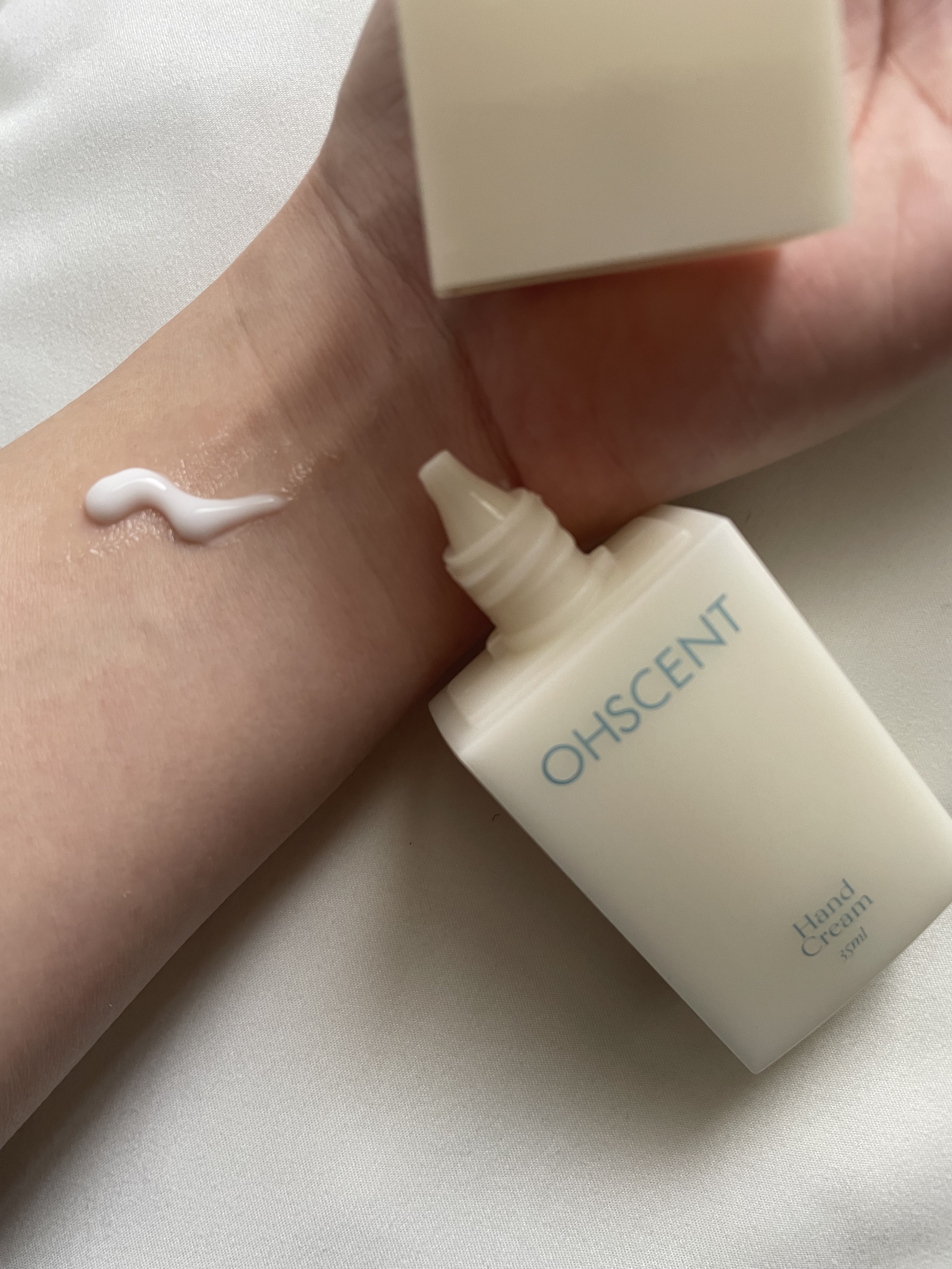 パフュームハンドクリーム/オーセント/ハンドクリームを使ったクチコミ（3枚目）