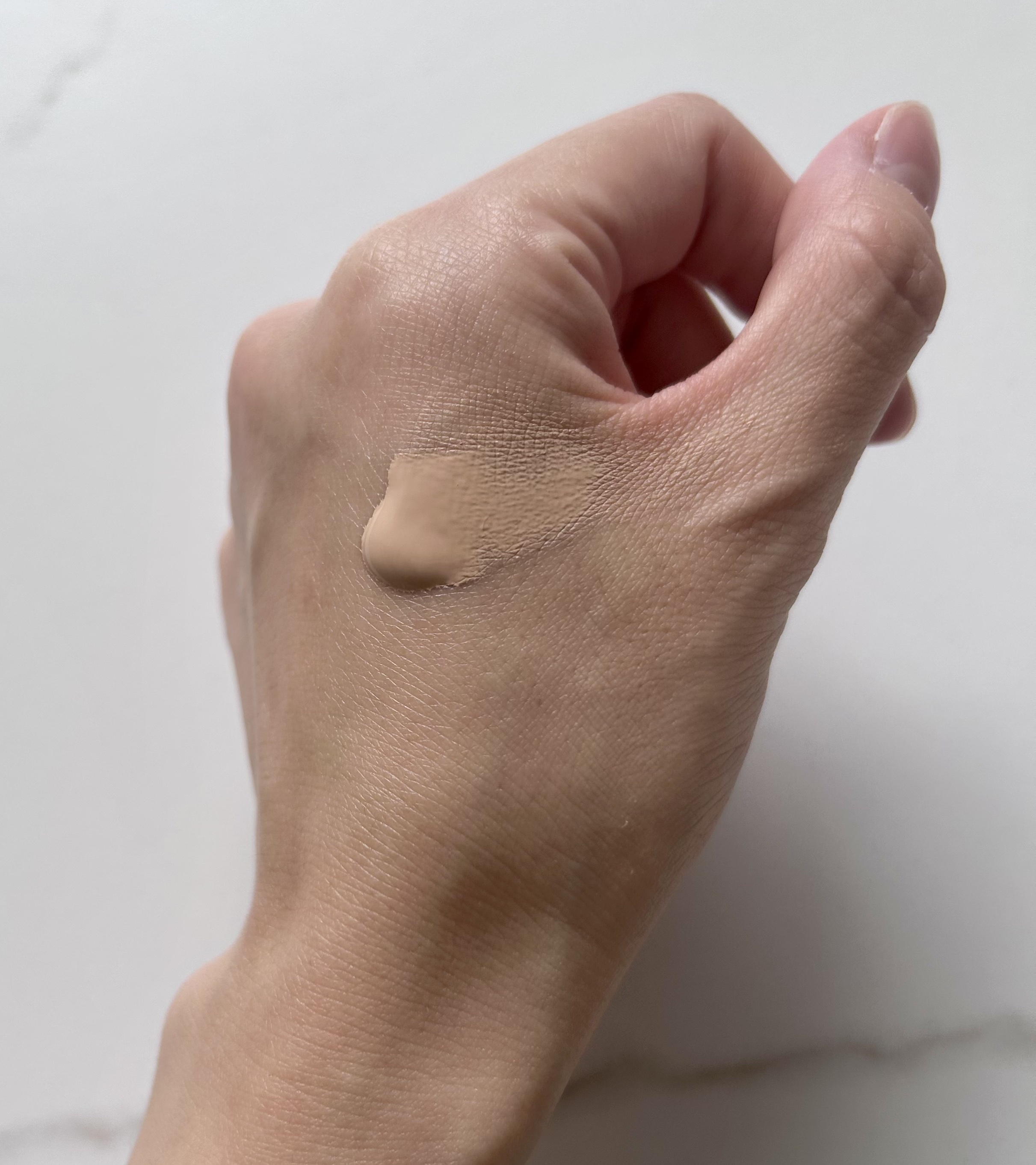 ディオールスキン フォーエヴァー フルイド グロウ 2Nニュートラル/Dior/リキッドファンデーションを使ったクチコミ（3枚目）