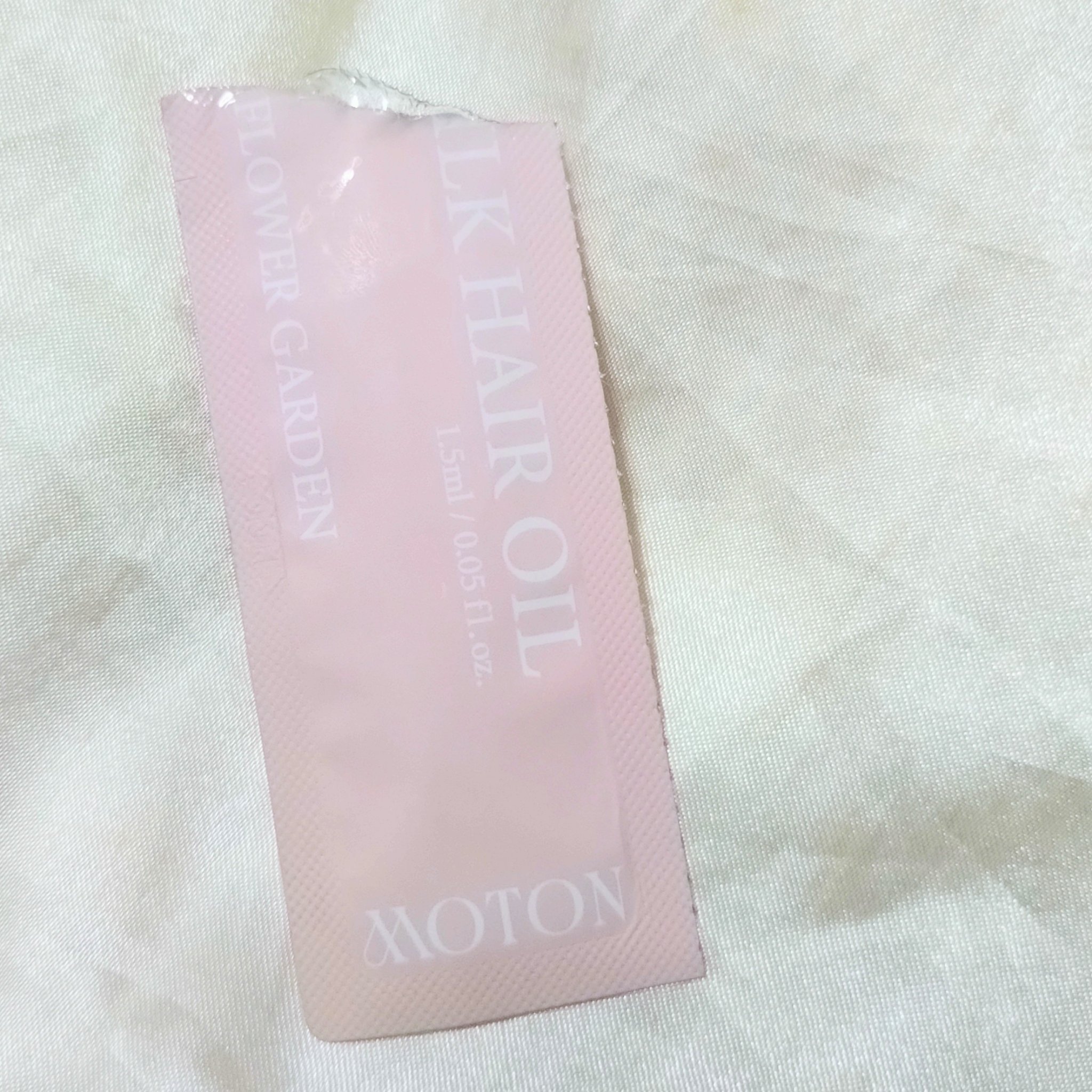 MOTON シルクヘアオイル フラワーガーデン/MOTON/ヘアオイルを使ったクチコミ（1枚目）