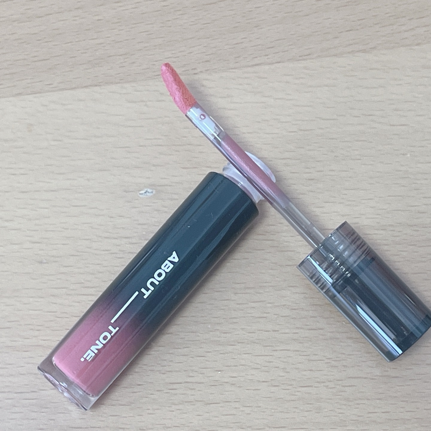 ゴー クレイジー マット リップス/ABOUT TONE/口紅を使ったクチコミ（2枚目）