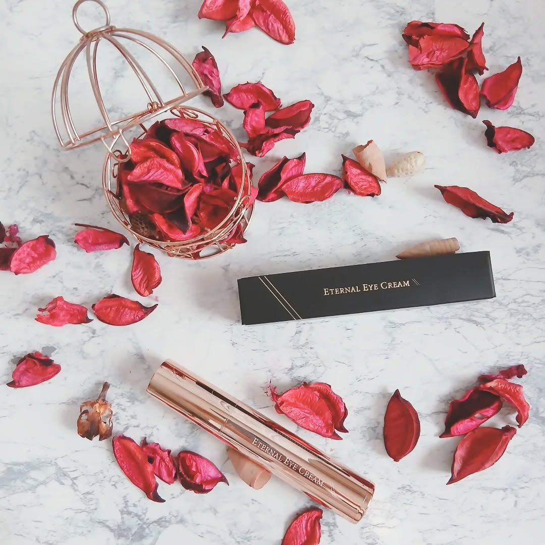 フラミンゴ🦩 on LIPS 「・・RUBANBLANCエターナルアイクリーム10g高級感のあ..」(5枚目)