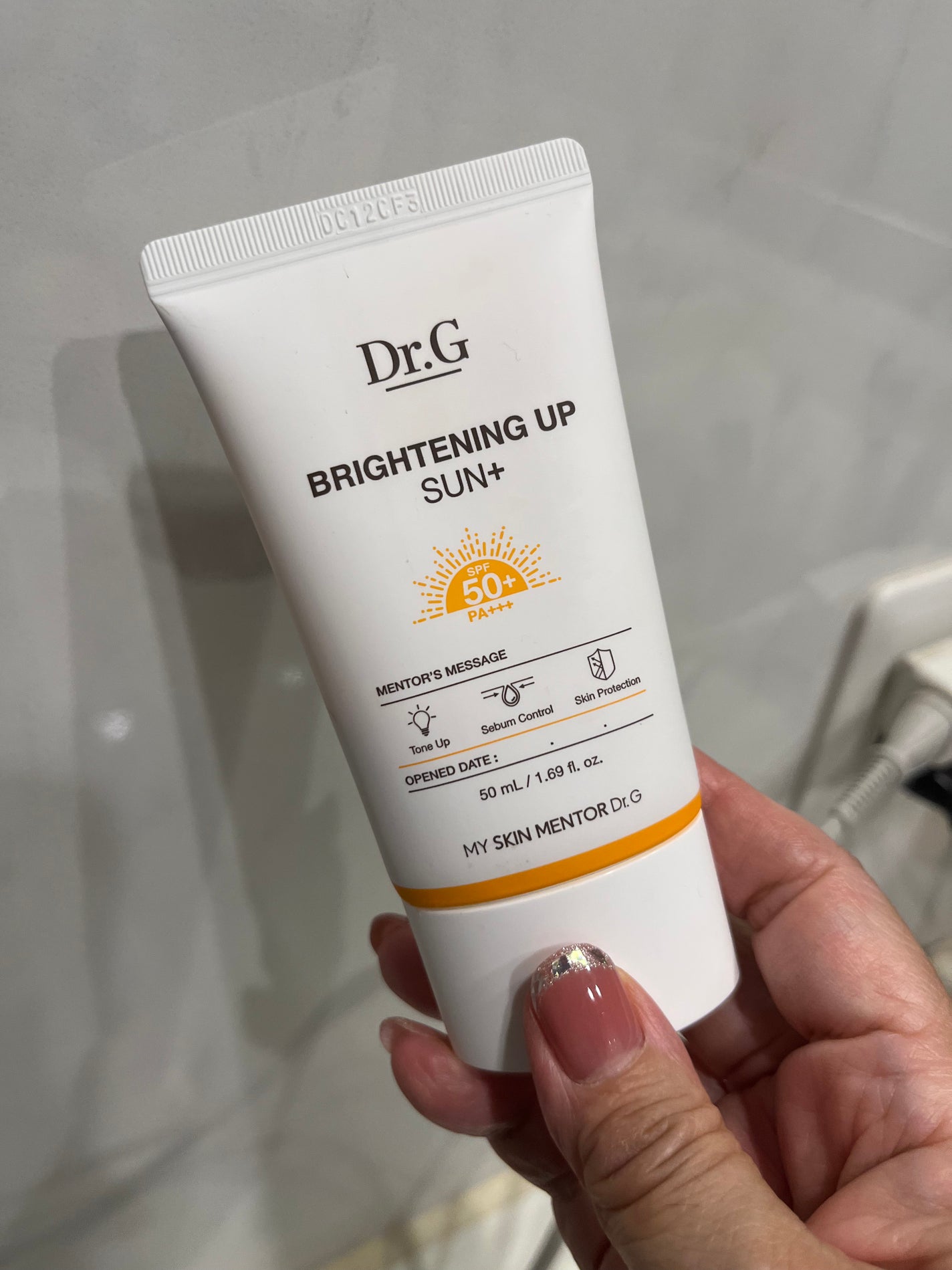 クミョン on LIPS 「Dr.Gの製品はよく使っています。これは日焼け止め件下地にもな..」(1枚目)