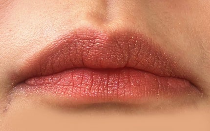 ルージュ ディオール シークイン リキッド デュオ(ホリデーコレクション 2025 限定品)/Dior/口紅・グロス・リップライナー・リップケアを使ったクチコミ(3枚目)