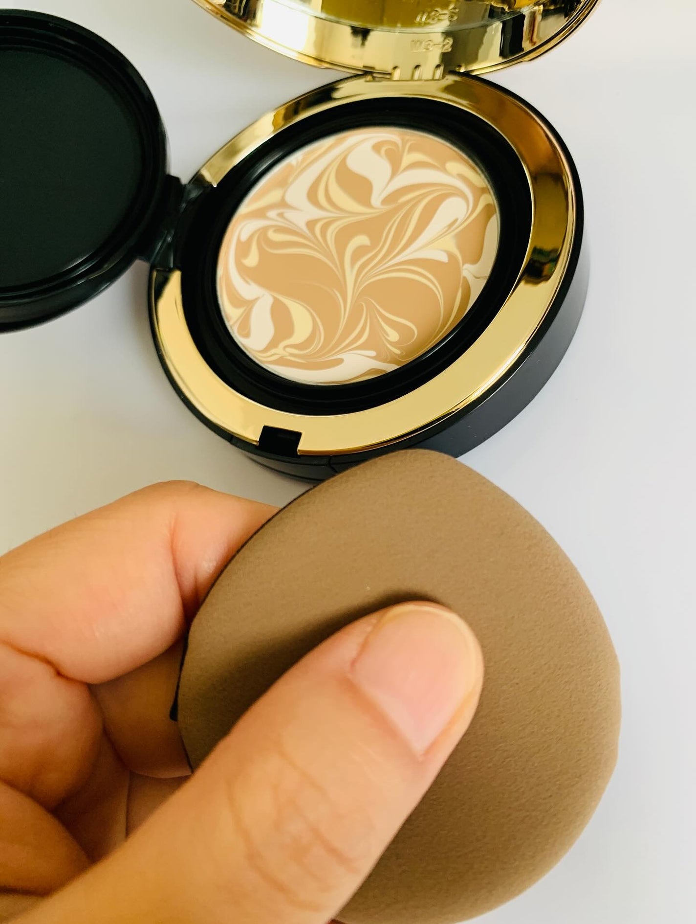 SIGNATURE ESSENCE COVER PACT /AGE20’s/クリーム・エマルジョンファンデーションを使ったクチコミ(3枚目)