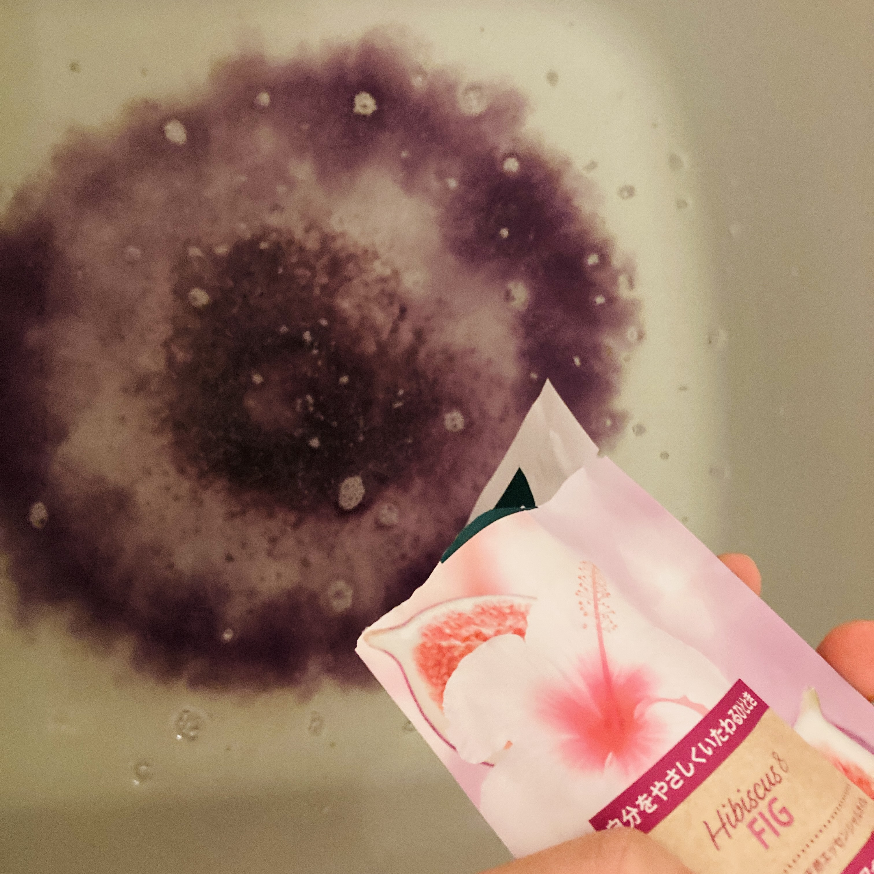 クナイプ バスソルト ハイビスカス&フィグの香り/クナイプ/無機塩系入浴剤を使ったクチコミ（2枚目）