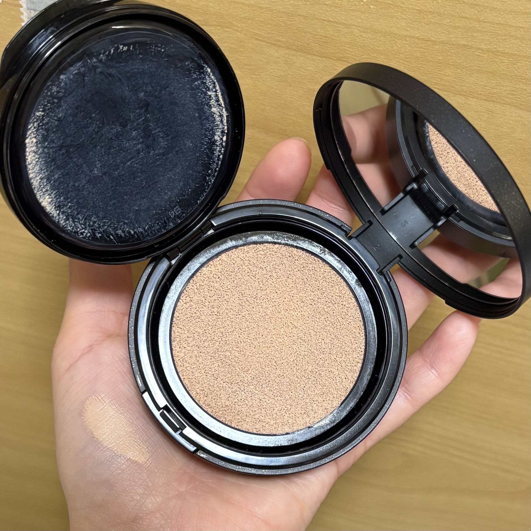 ベルベットジュエルクッション 10 ライト(ケース＋リフィル)/BIVABOO/クッションファンデーションを使ったクチコミ（1枚目）