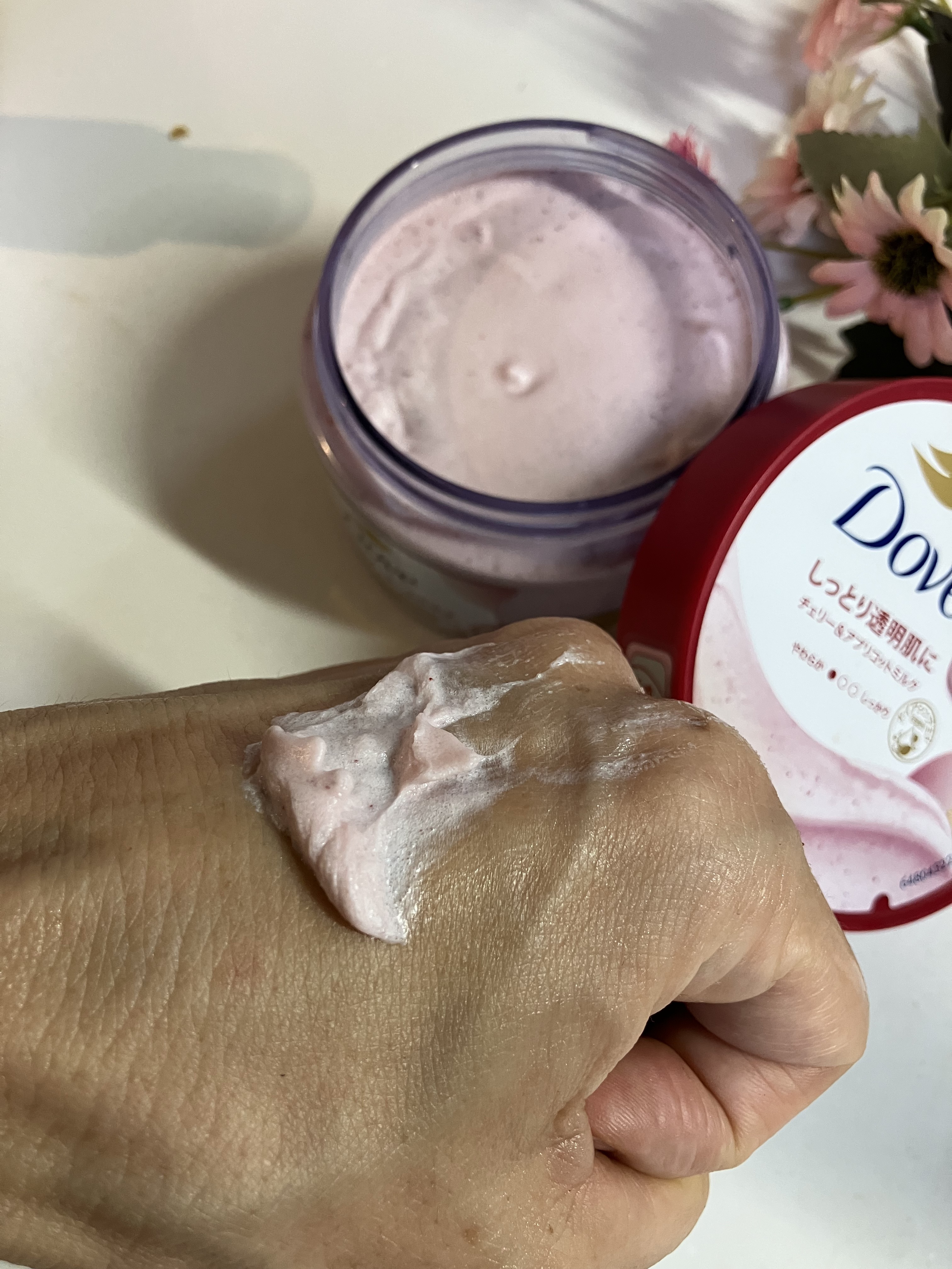 ダヴ ふわとろ　クリーミースクラブ チェリー＆アプリコットミルク/ダヴ/ボディスクラブを使ったクチコミ（3枚目）