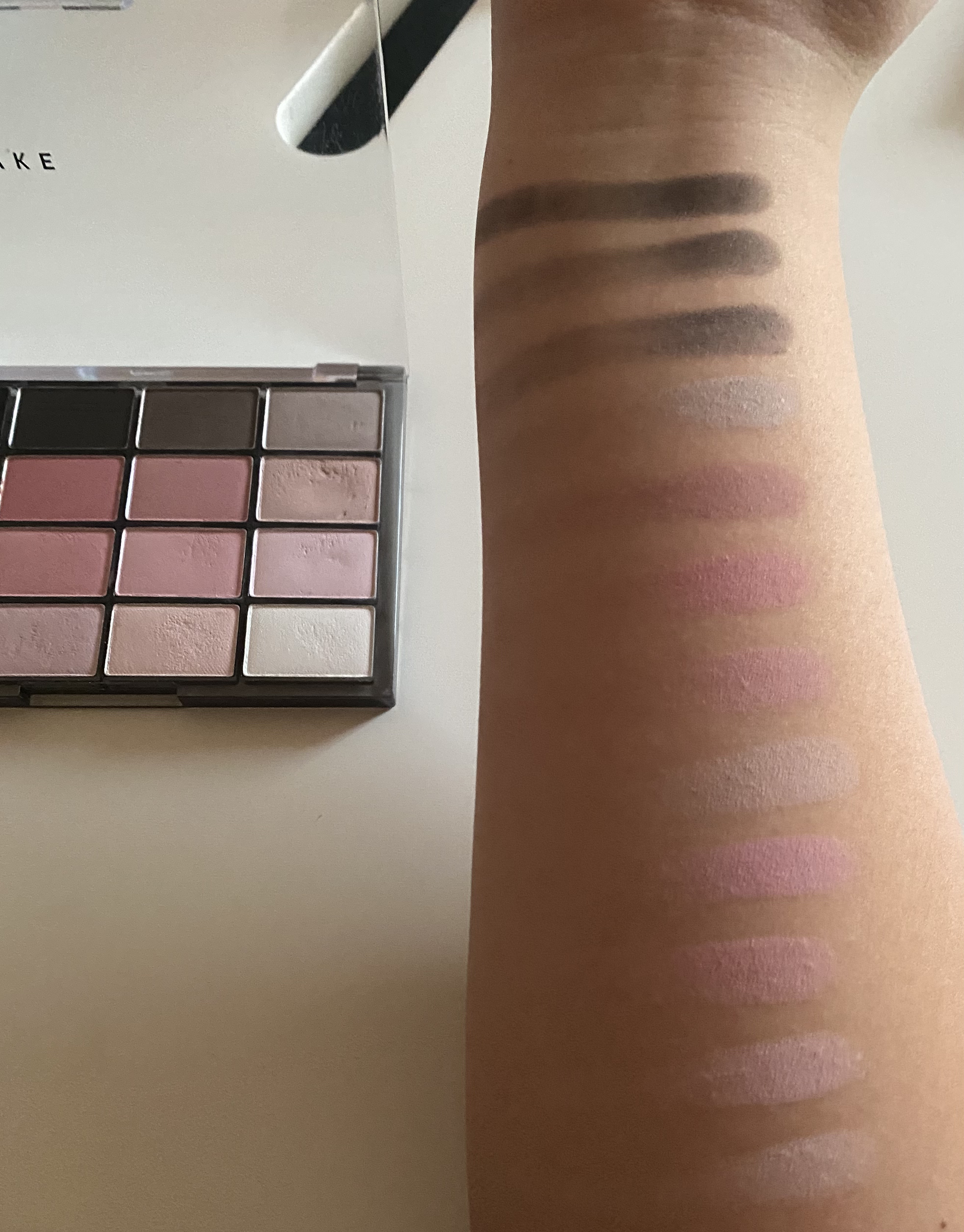 ラスティングマルチアイベース WP/キャンメイク/アイシャドウベースを使ったクチコミ（2枚目）