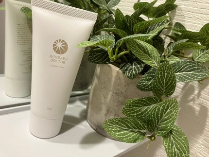 HUNDRED DOCTOR わき用クリームのクチコミ「【使った商品】
わき用クリーム
【商品の特徴】
制汗成分高配合、特殊技術の香料
あせ、ニオイ特.....」(1枚目)