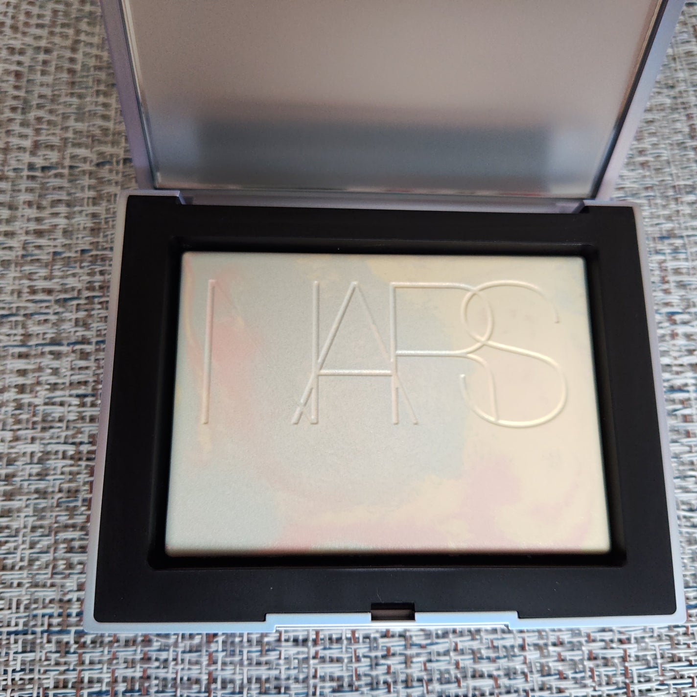 ライトリフレクティング プリズマティックパウダー/NARS/プレストパウダーを使ったクチコミ(3枚目)