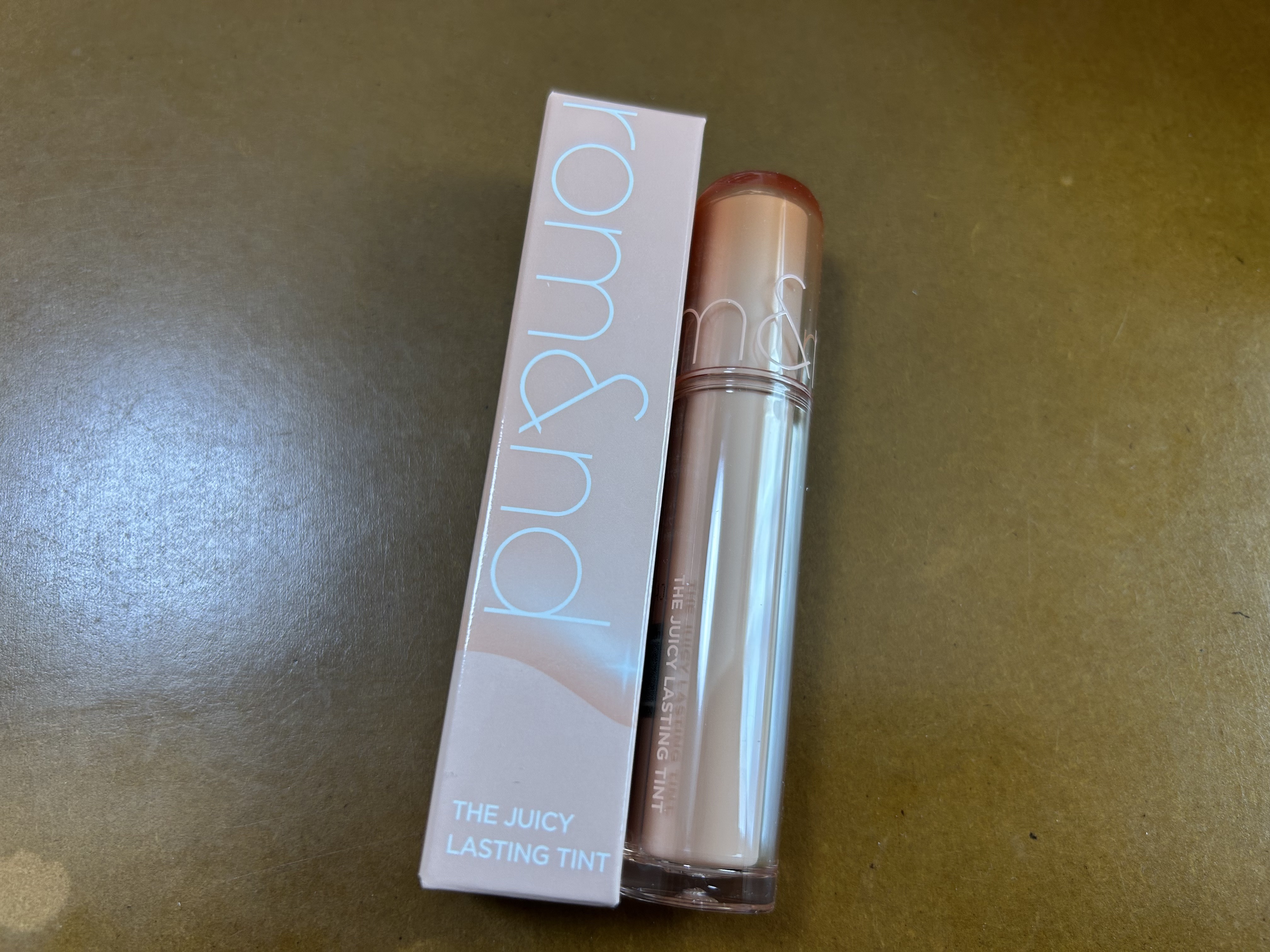 ザ ジューシーラスティングティント 01 ポメロスキン/rom&nd/リップティントを使ったクチコミ（1枚目）