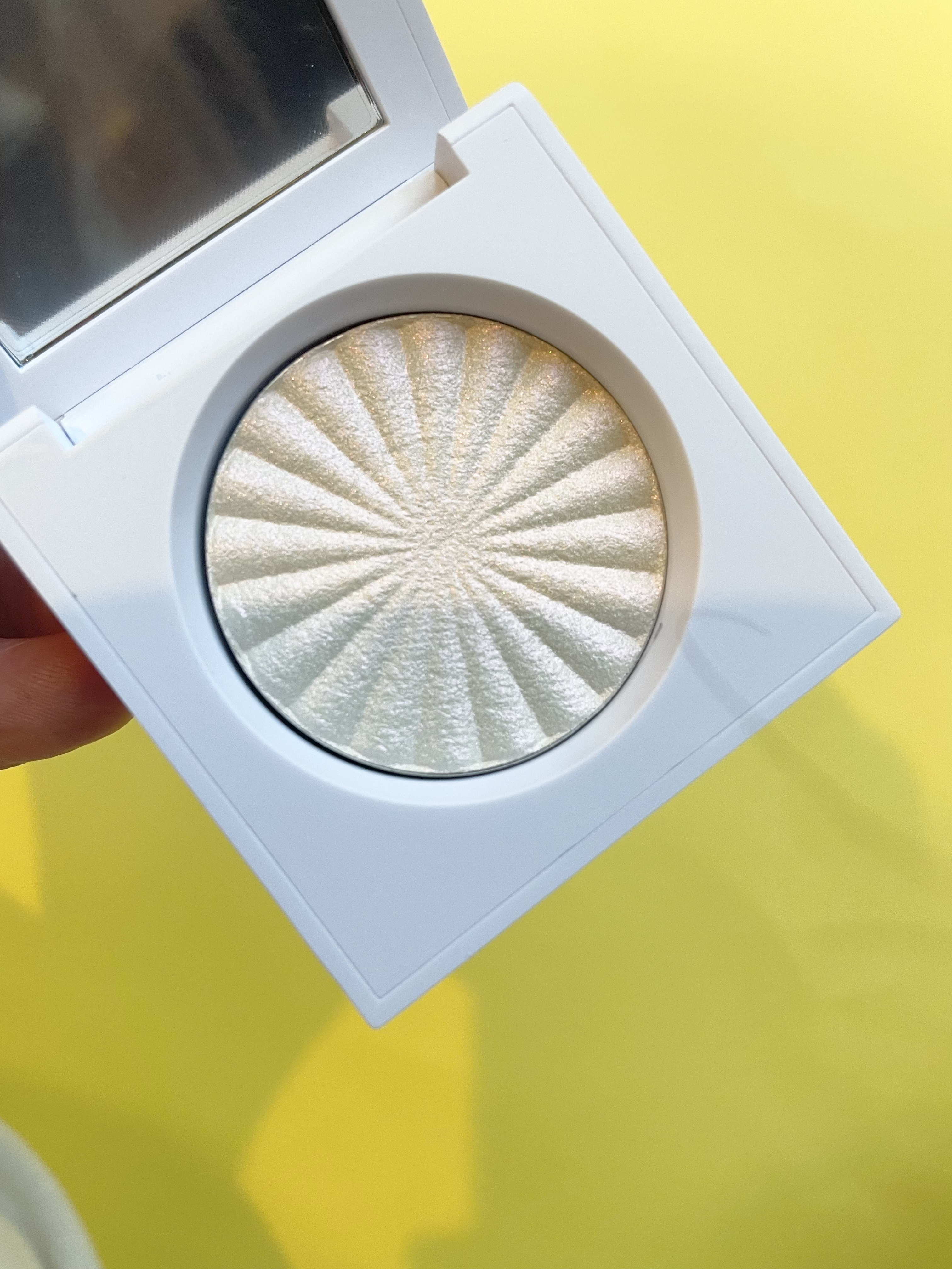 OFRA mini Highlighter/Ofra Cosmetics/パウダーハイライトを使ったクチコミ（3枚目）