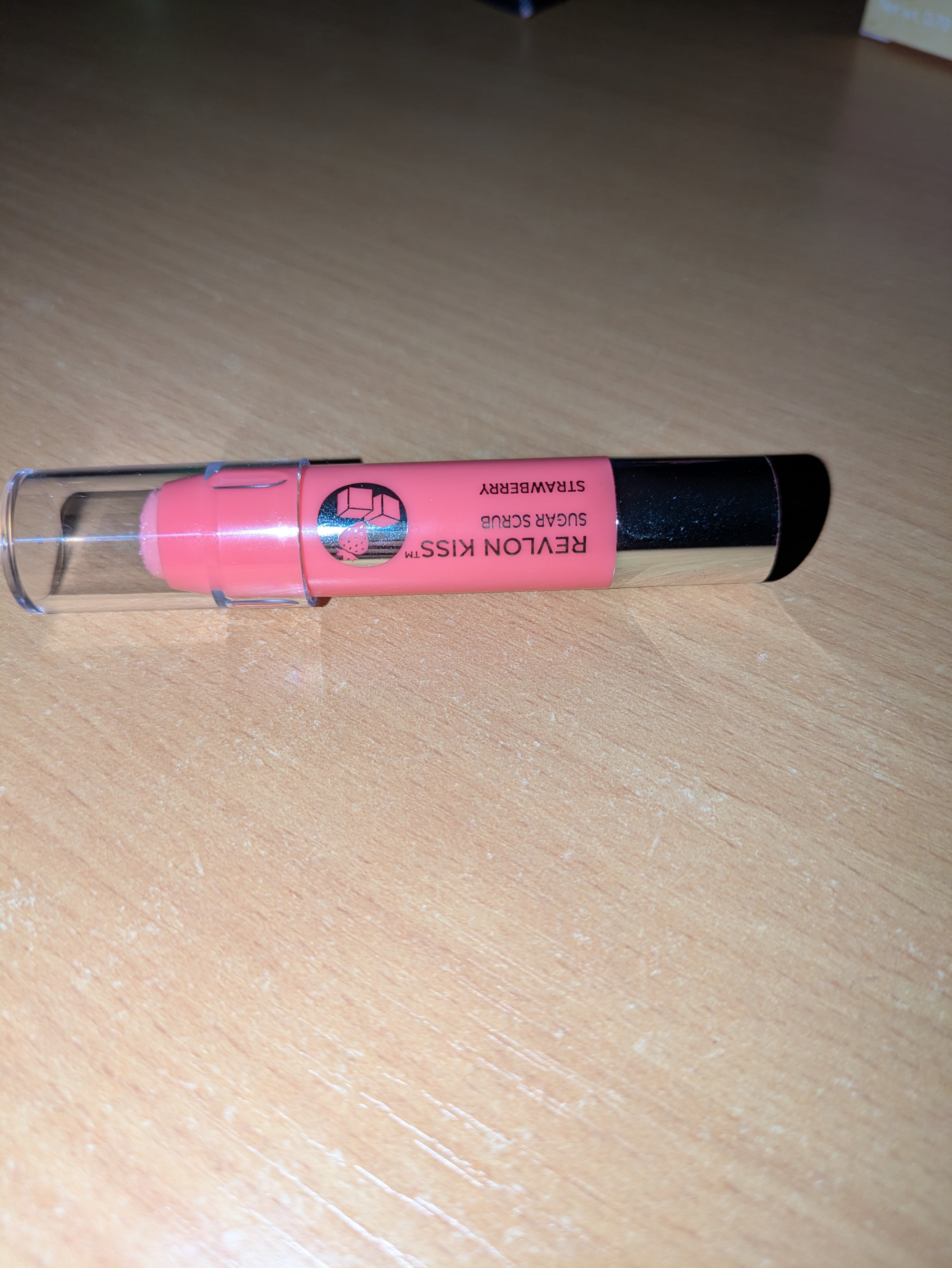 レブロン キス シュガー スクラブ 118 ストロベリー/REVLON/リップスクラブを使ったクチコミ（1枚目）