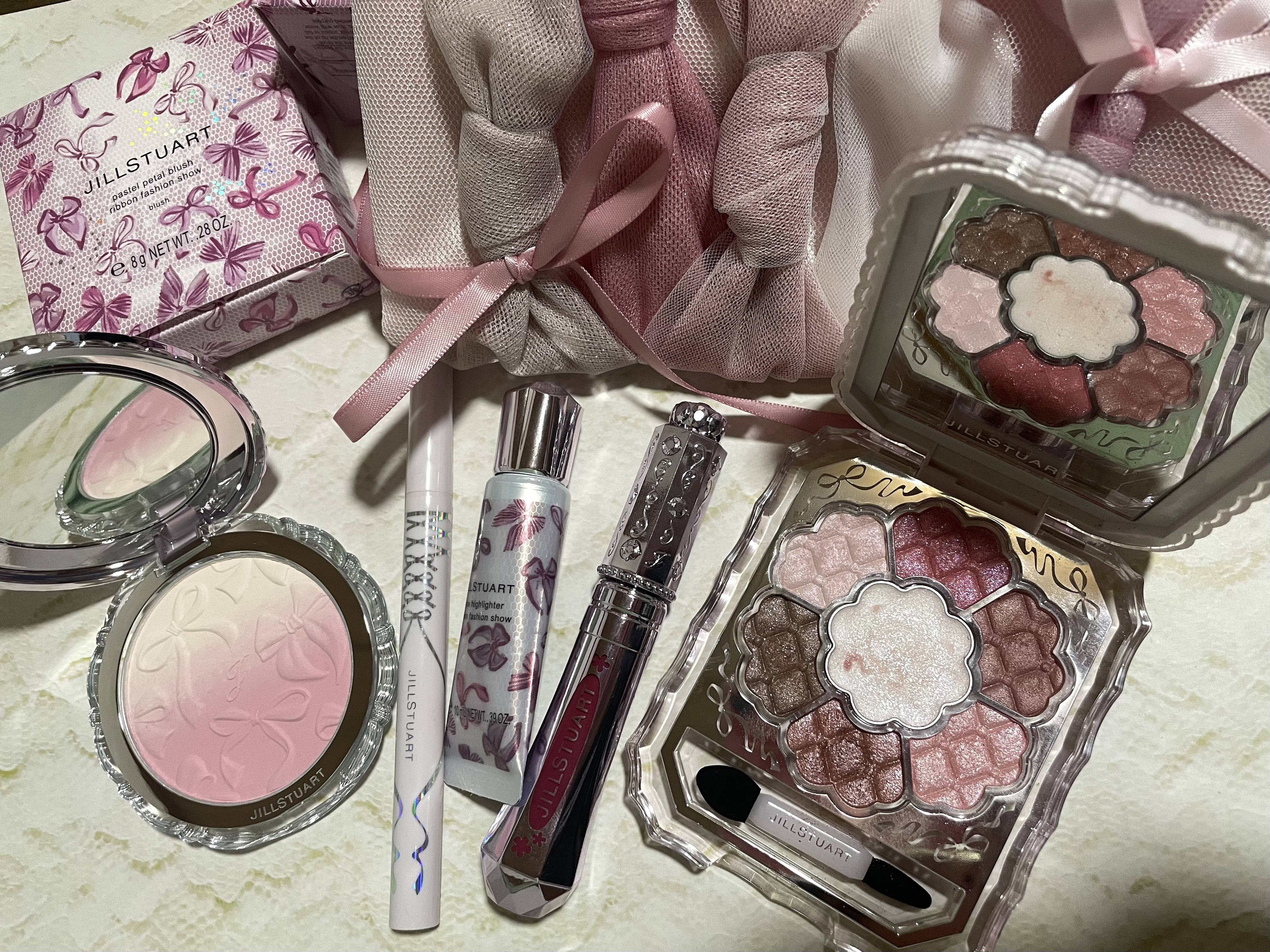 ジルスチュアート　パステルペタル ブラッシュ/JILL STUART/パウダーチークを使ったクチコミ（1枚目）