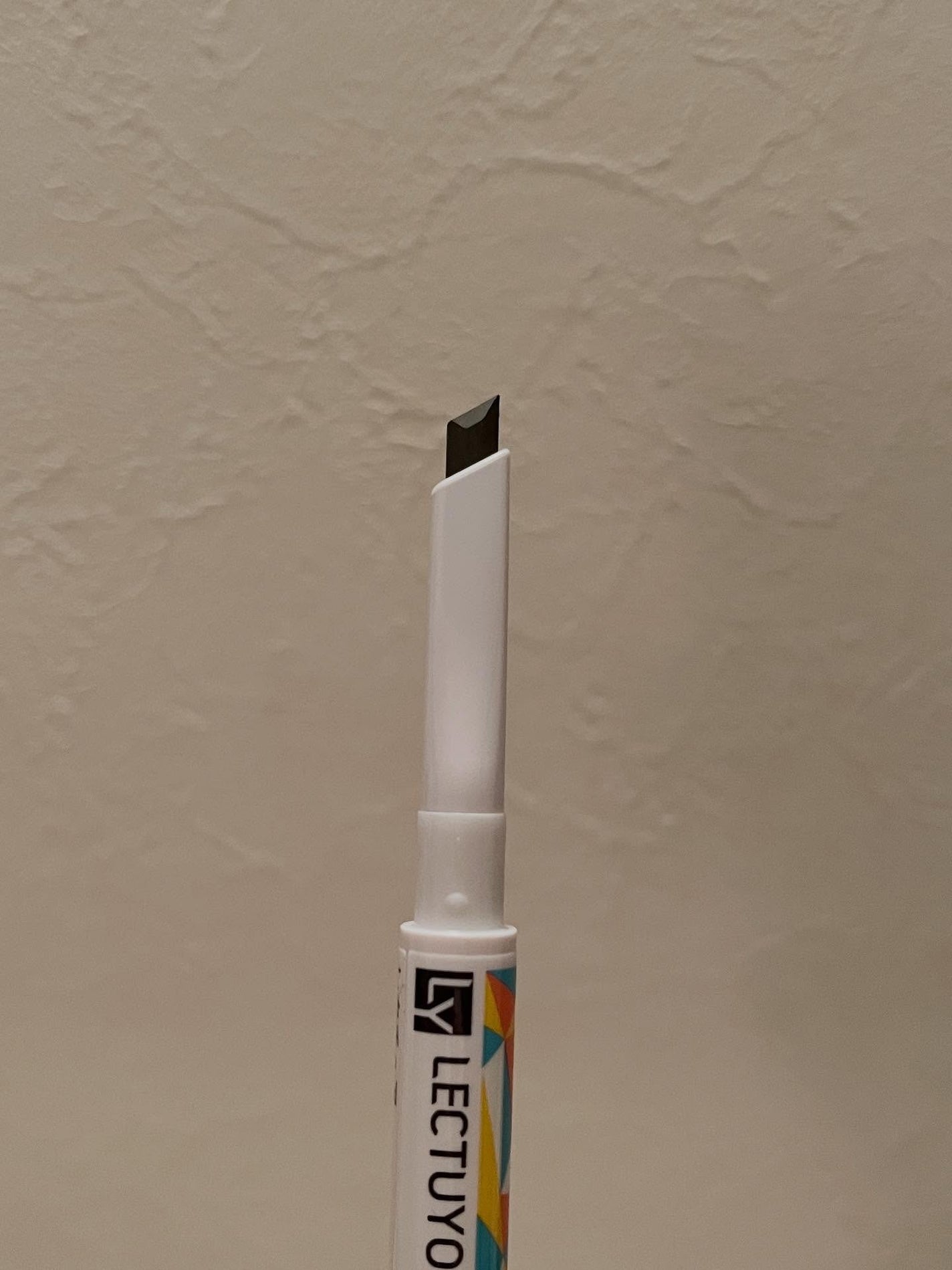 ねり on LIPS 「長時間キレイをキープするレクチュア【フォルムステイアイブロウ】..」(4枚目)