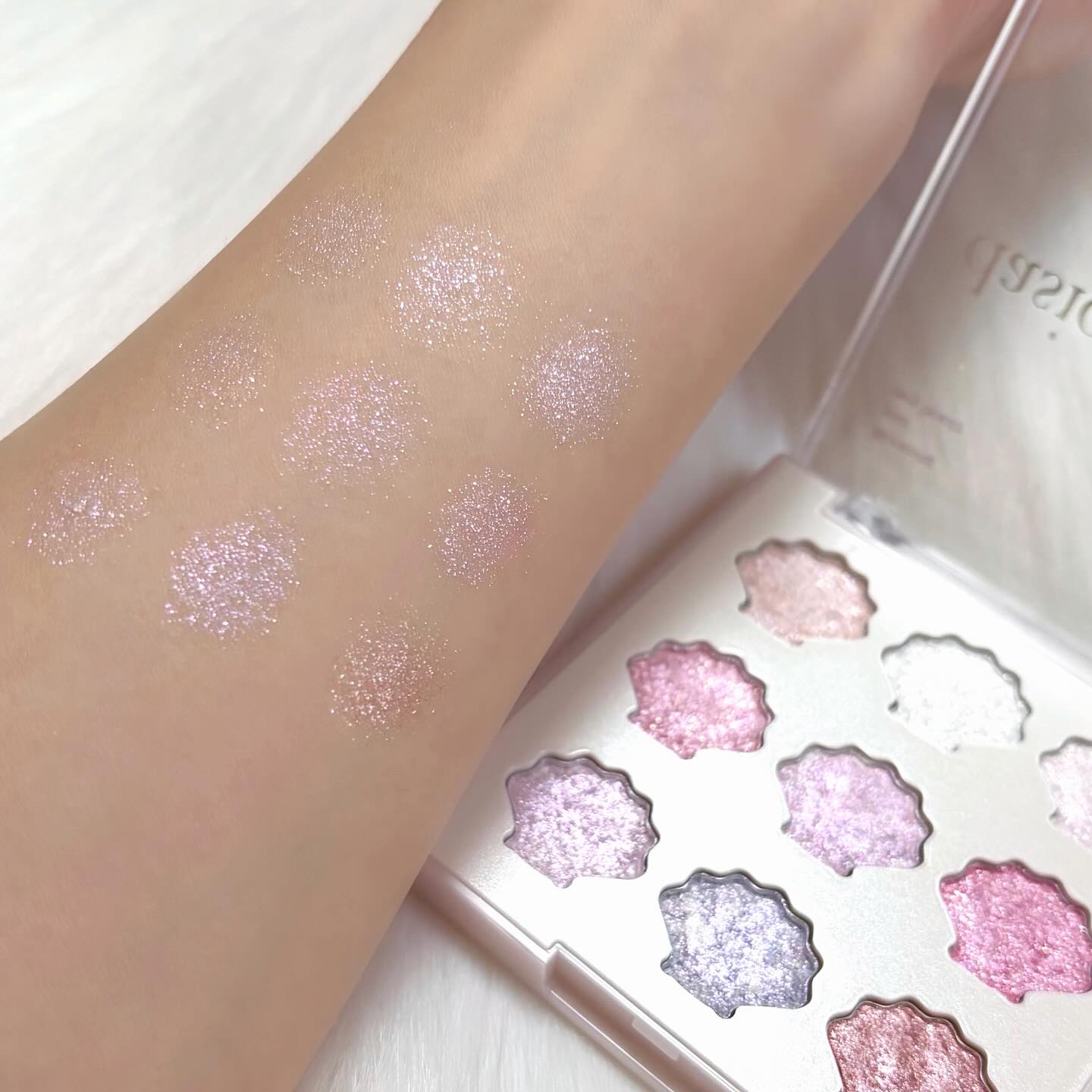 シャイングロイハイライターパレット/dasique/クリームハイライトを使ったクチコミ（3枚目）