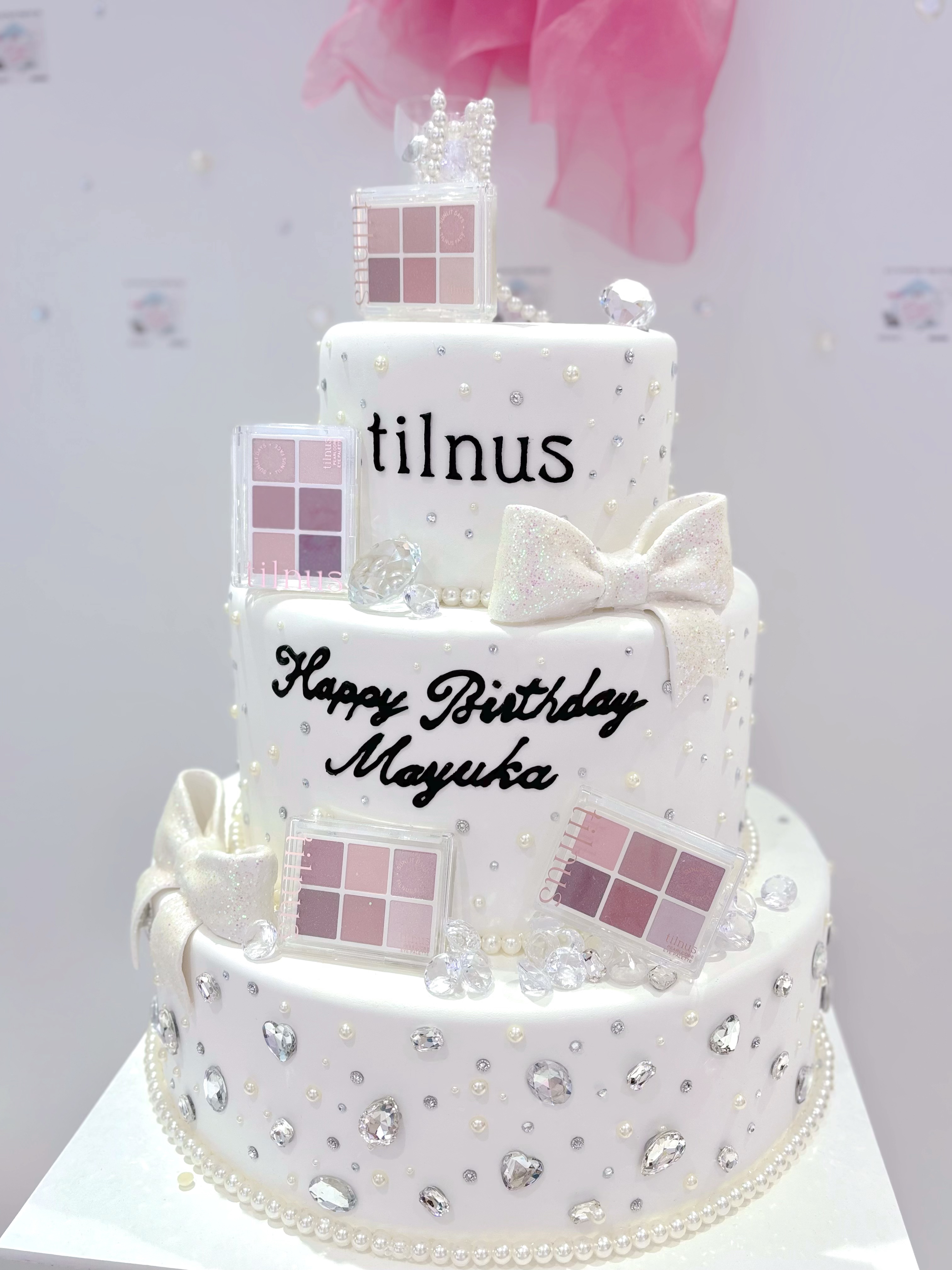 tilnusの新商品発表会とメイクセミナーにご招待いただきました💎❄️

新作のパレットも新CMのNiziUのみんなもキラッキラで本当に可愛かった...♡ 

日本橋のポップアップで先行販売や購入特典､そしてなんとCMの着用衣装も見れるみ