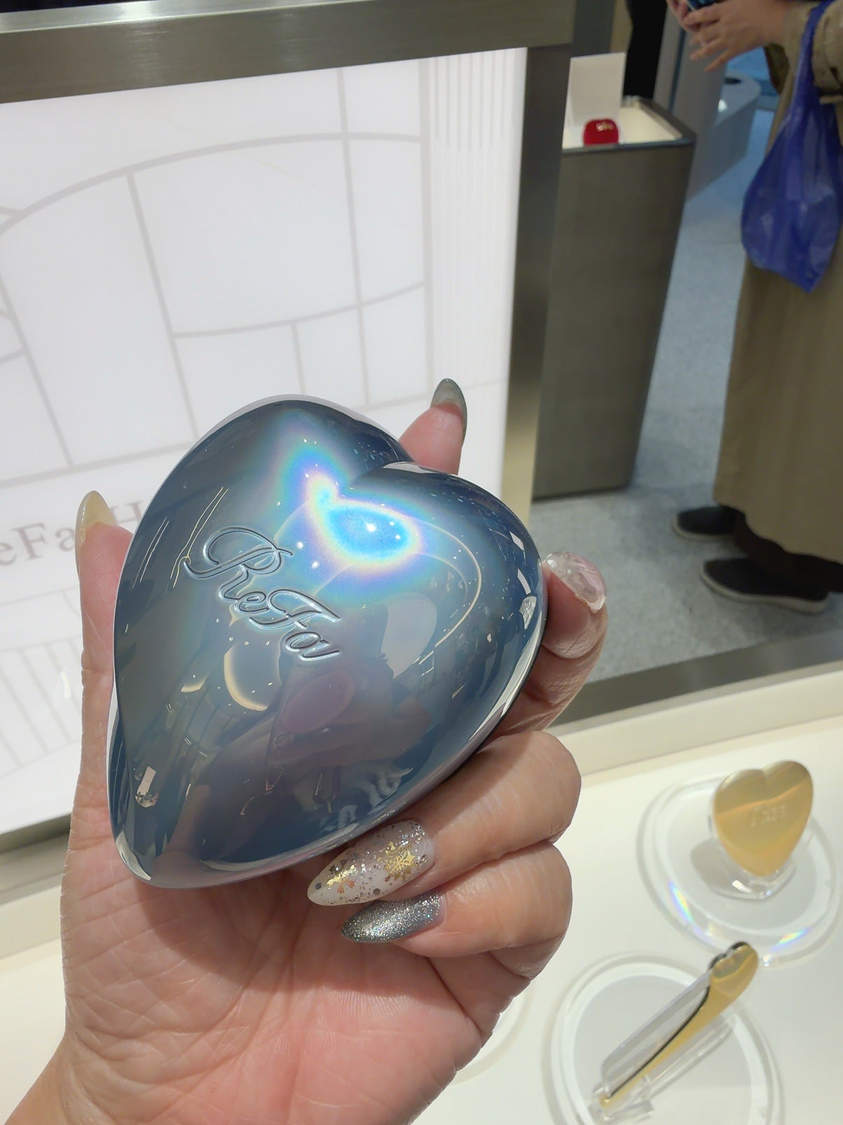 ノルン on LIPS 「Refa銀座に行って来たよ❤︎限定品がものすごくてもー涙目🥹あ..」(7枚目)