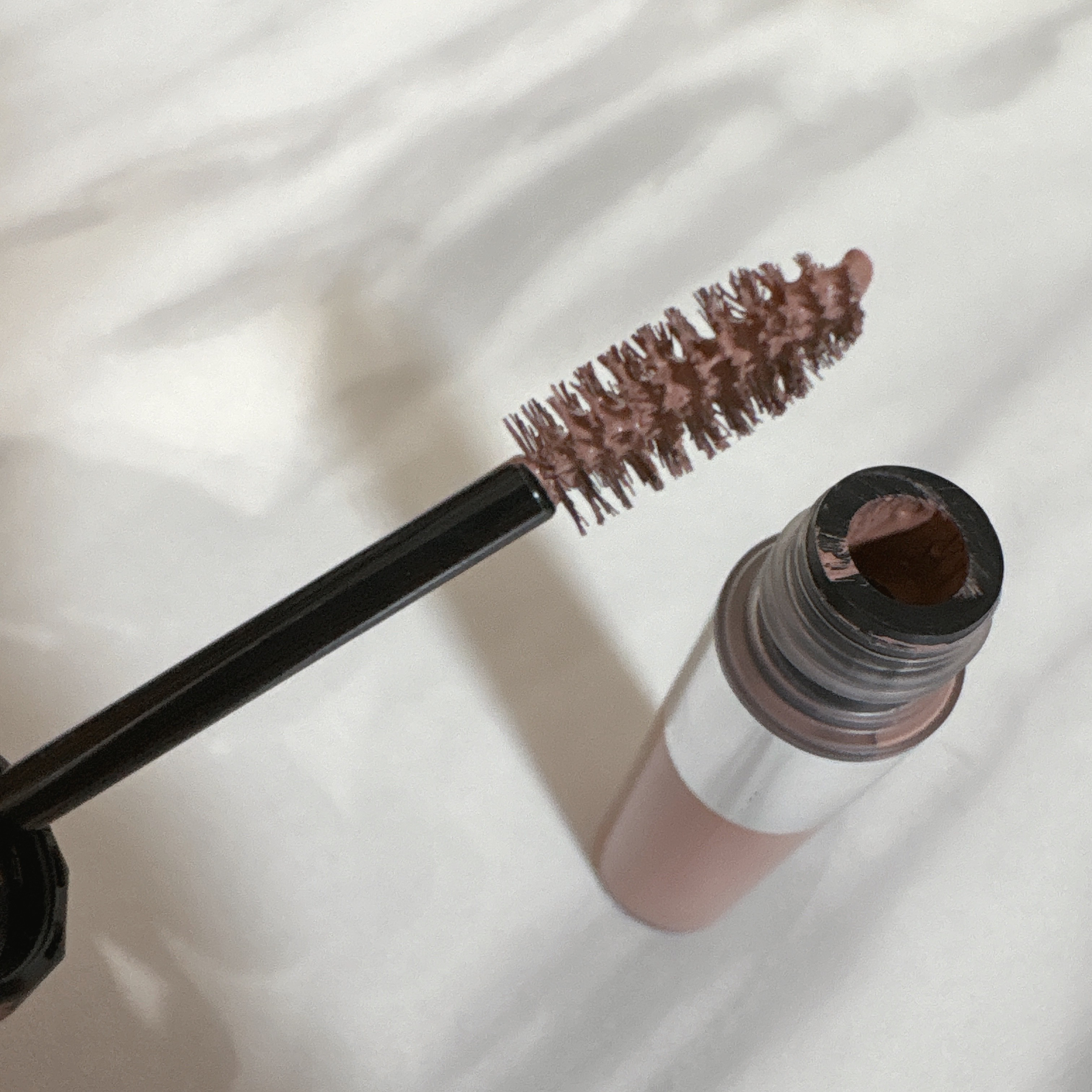 ヘビーローテーション カラーリングアイブロウEX/ヘビーローテーション/眉マスカラを使ったクチコミ（3枚目）