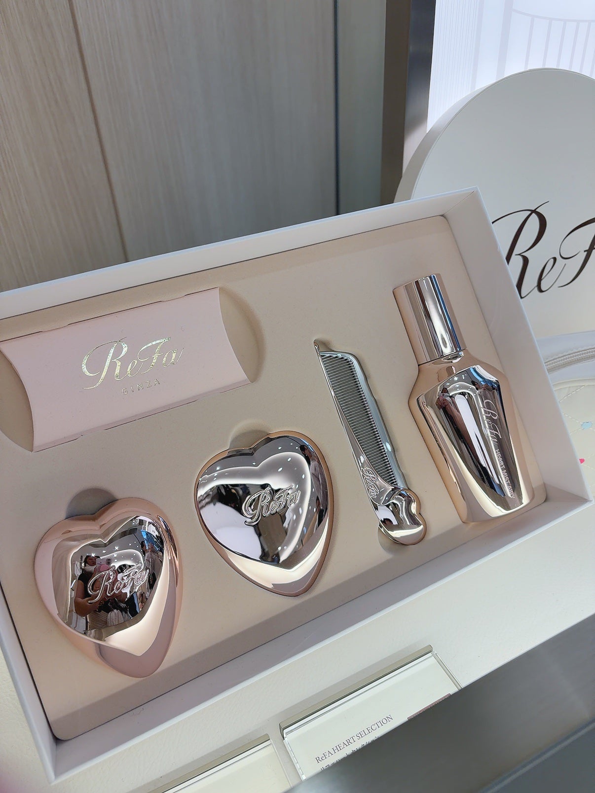 ノルン on LIPS 「Refa銀座に行って来たよ❤︎限定品がものすごくてもー涙目🥹あ..」(3枚目)