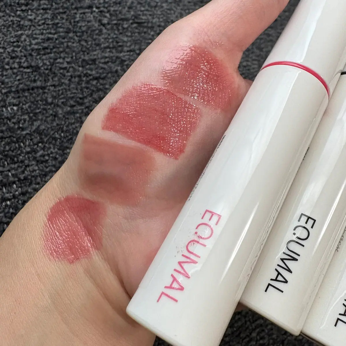 ノンセクショングローリーティント 111 アンヴェイルドムーブ(UNVEILED MOVE)/EQUMAL/リップティントを使ったクチコミ（1枚目）