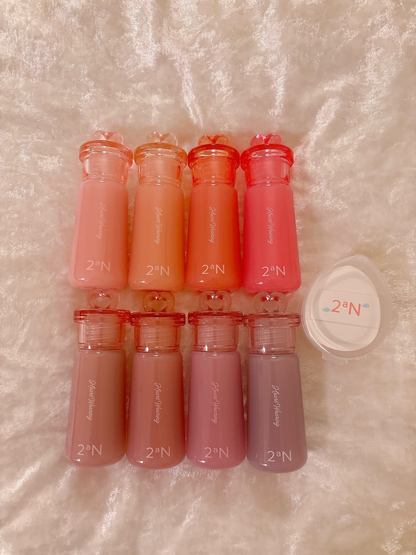 🩷【2aN】ハートウェアリングリキッドチーク🩷

10月29日に発売したばかりの
リキッドチークだよ😘💕💕💕

8種の豊富なカラー展開で、テクニック要らずで澄んだカラーとツヤがそのまま重なる、うるおいたっぷりのアップルゾーンを仕