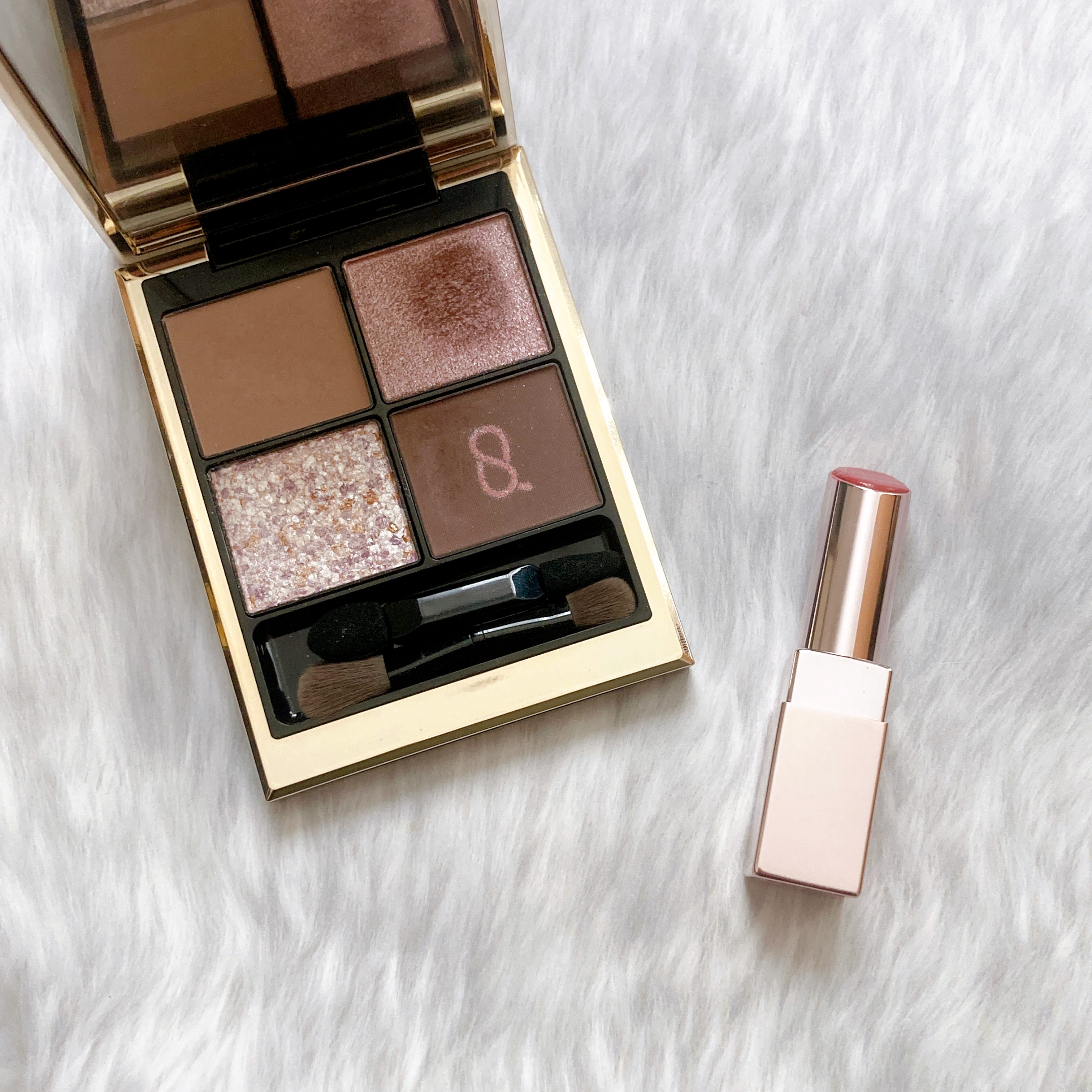 粘膜ピンクでお気にアイテムをアプデ🌸

大好きなSUQQUの”134桜鏡 - SAKURAUTSUSHI”を、新入りリップでアップデート♡

アイメイクは
・左上をまぶた全体に広げる
・右上を二重幅と涙袋に入れる
・右下を上の目のキワと下