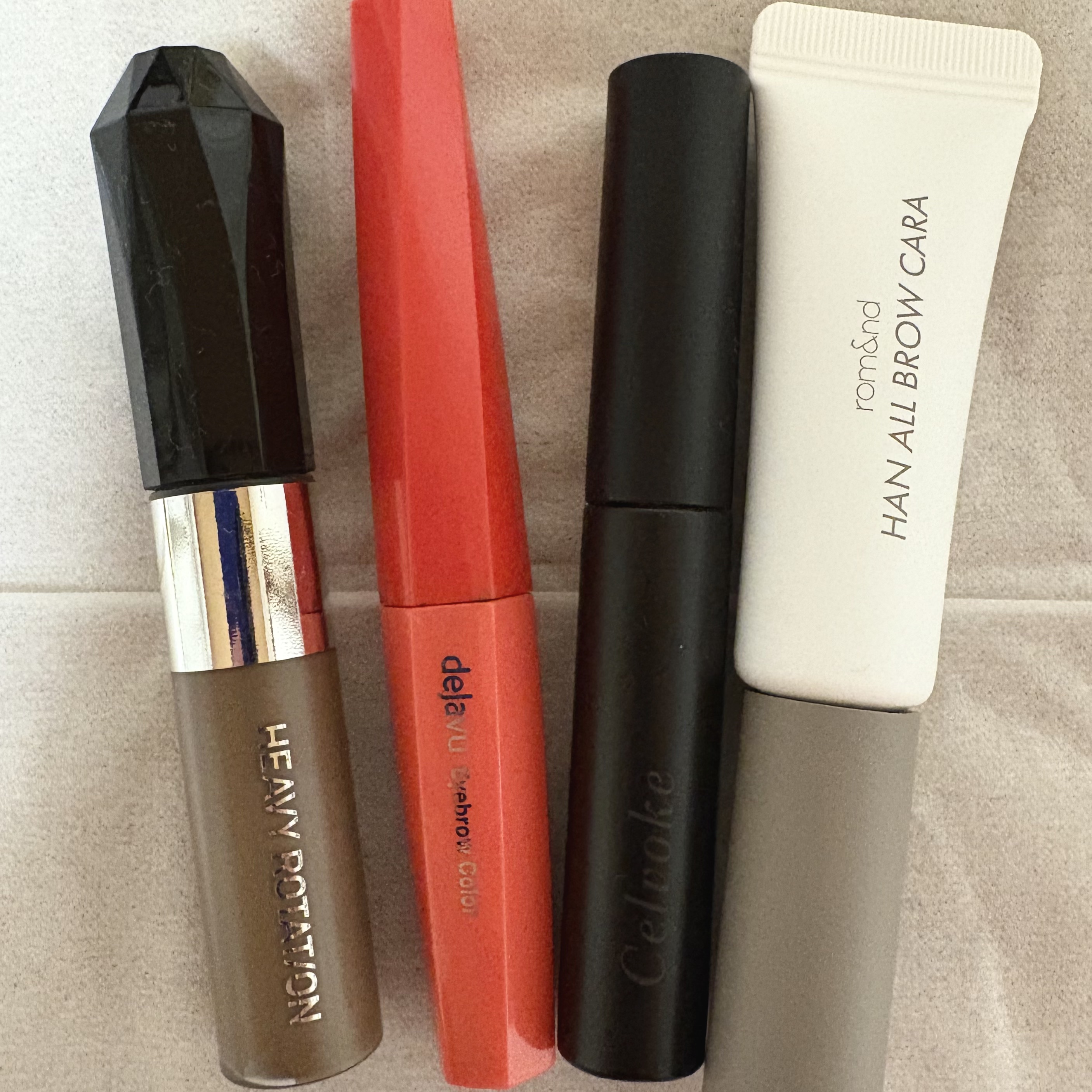 セルヴォーク インディケイトアイブロウマスカラ C/Celvoke/眉マスカラを使ったクチコミ（1枚目）