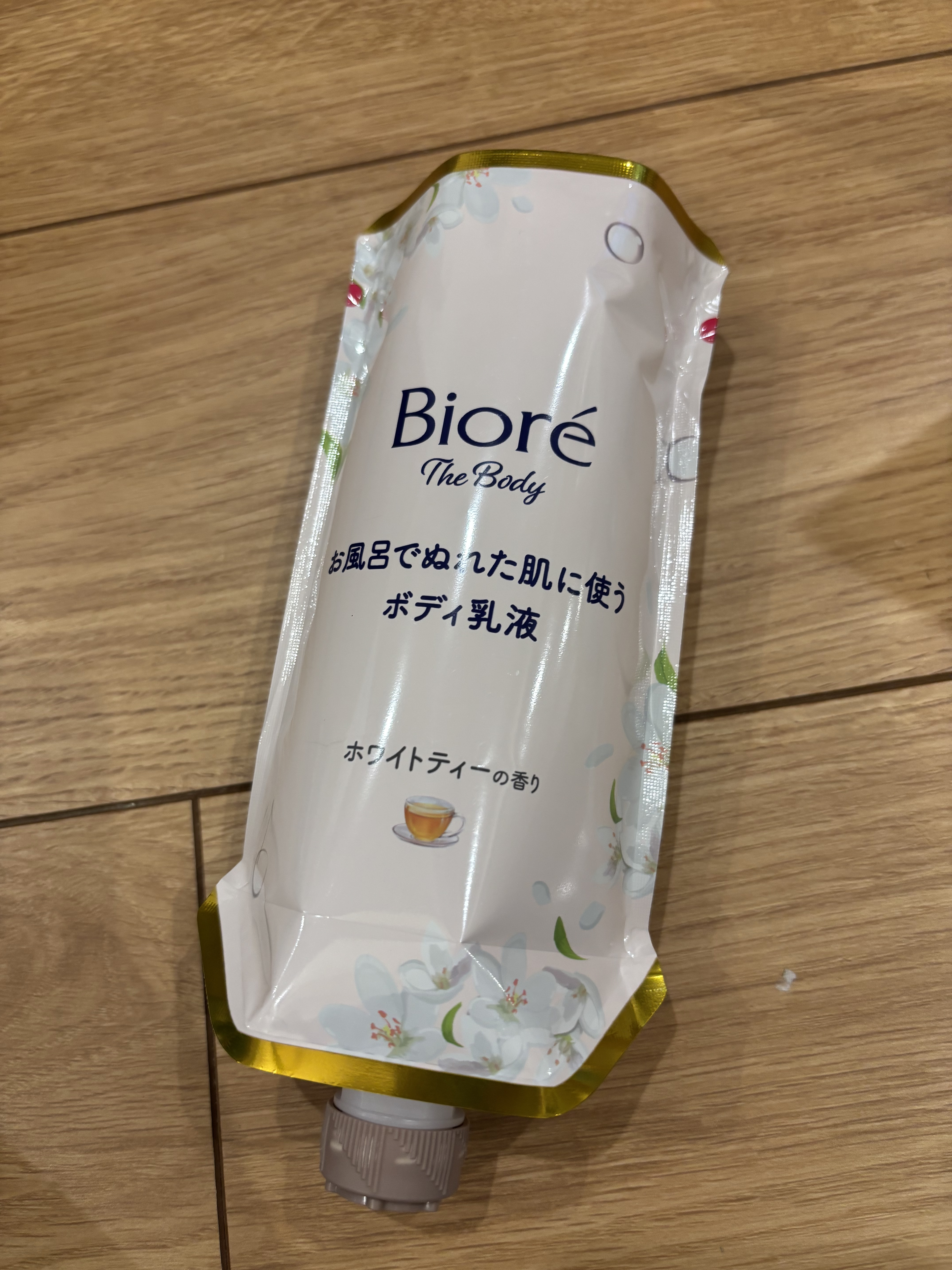 ビオレ ザ ボディ お風呂でぬれた肌に使うボディ乳液 肌しっとり ホワイトティーの香り つりさげパック(つけかえ用) 285ml/ビオレu/ボディミルクを使ったクチコミ（1枚目）