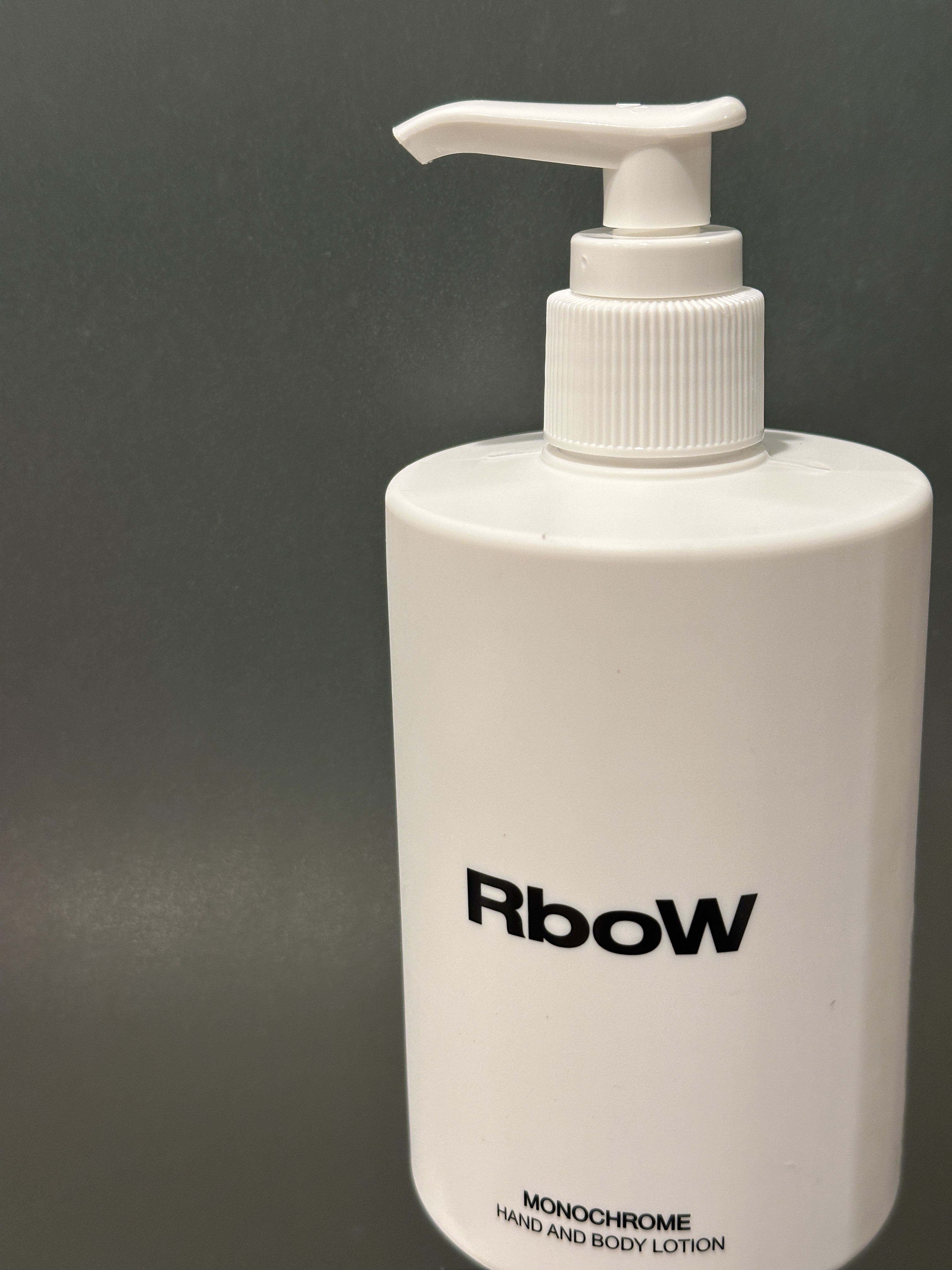 試してみた】RboW ハンドアンドボディローション - MONOCHROMEのリアル