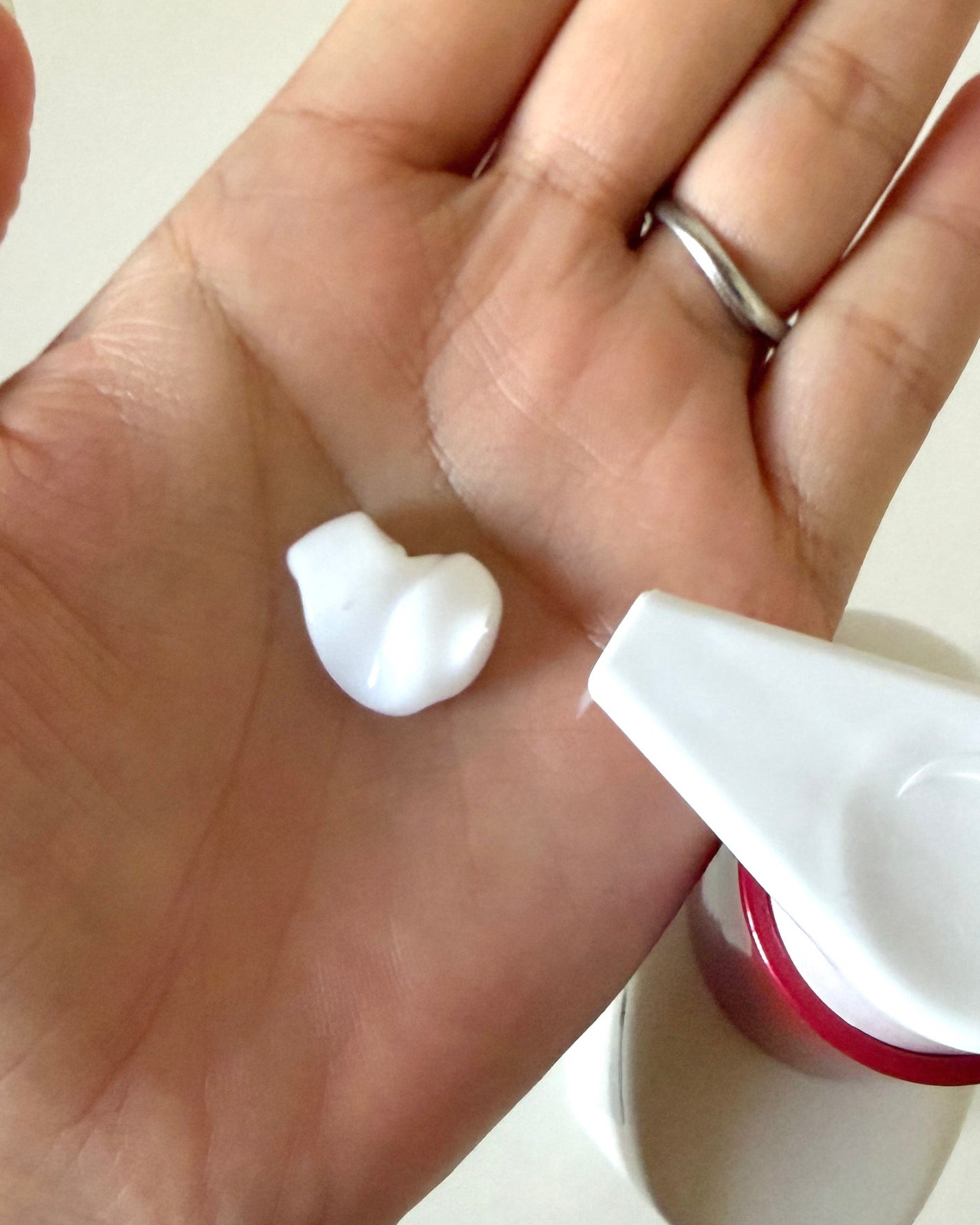 ノルウェー フォーミュラ インテンスリペア ボディ エマルジョン/Neutrogena/ボディローションを使ったクチコミ(3枚目)