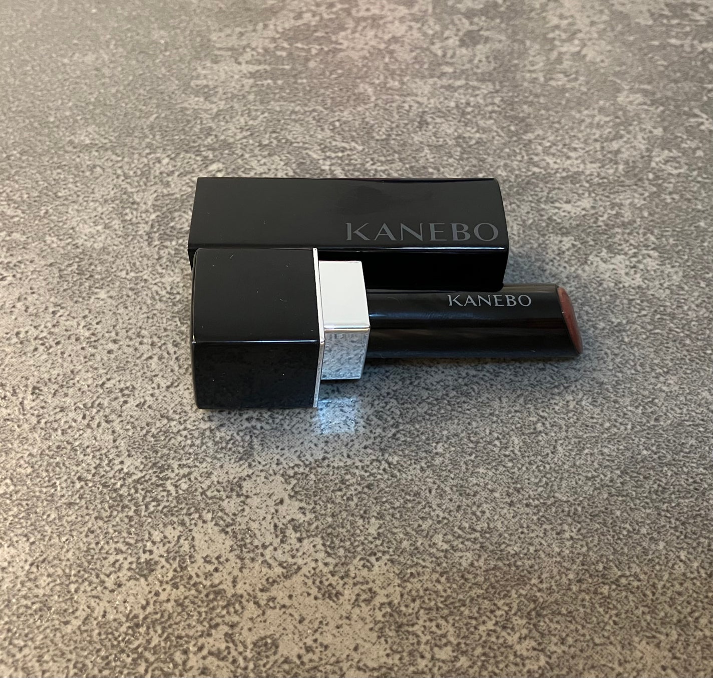 ルージュスターヴァイブラント/KANEBO/口紅を使ったクチコミ(1枚目)