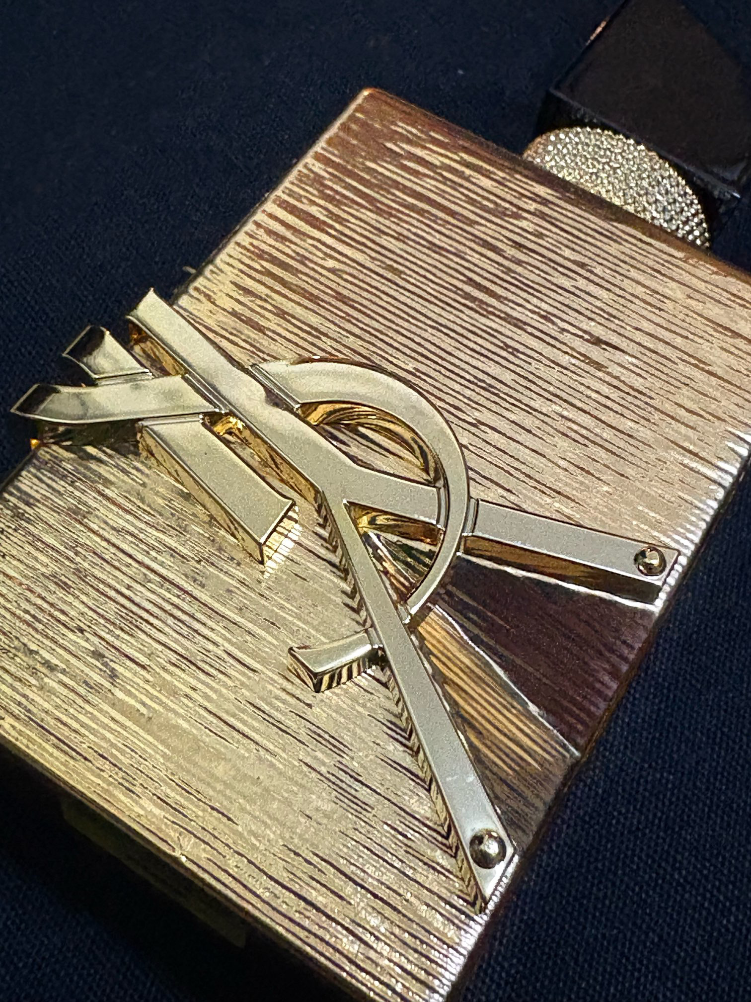 YVES SAINT LAURENT BEAUTE リブレ オーデパルファム バニラ クチュールのクチコミ「「ルパルファム」以降なんとなく避けていたイヴサンローランのリブレシリーズであったが、今年のホリ.....」（1枚目）