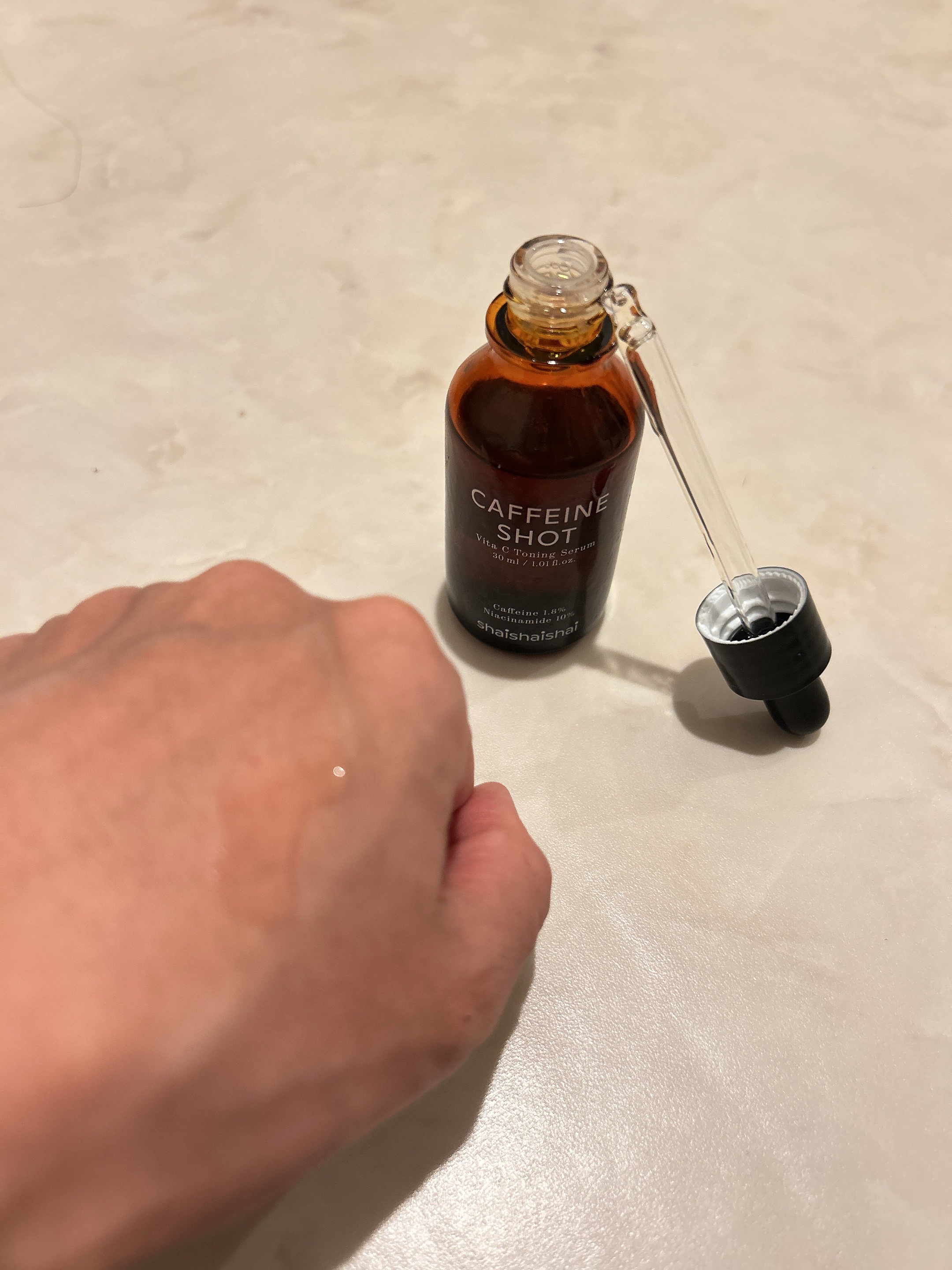 カフェインショット ビタC トーニングセラム/shaishaishai/美容液を使ったクチコミ（2枚目）