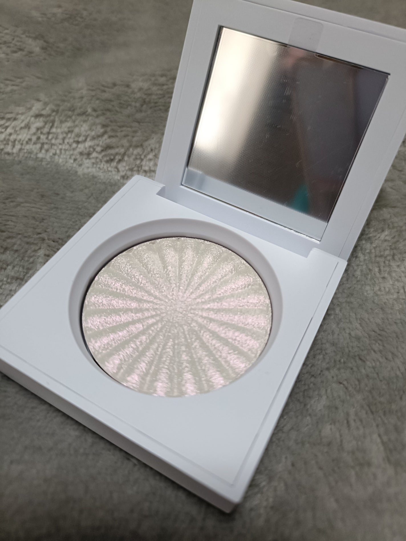 ゆうみnekolover on LIPS 「【使った商品】Highlighter(オフラミニハイライター)..」(1枚目)