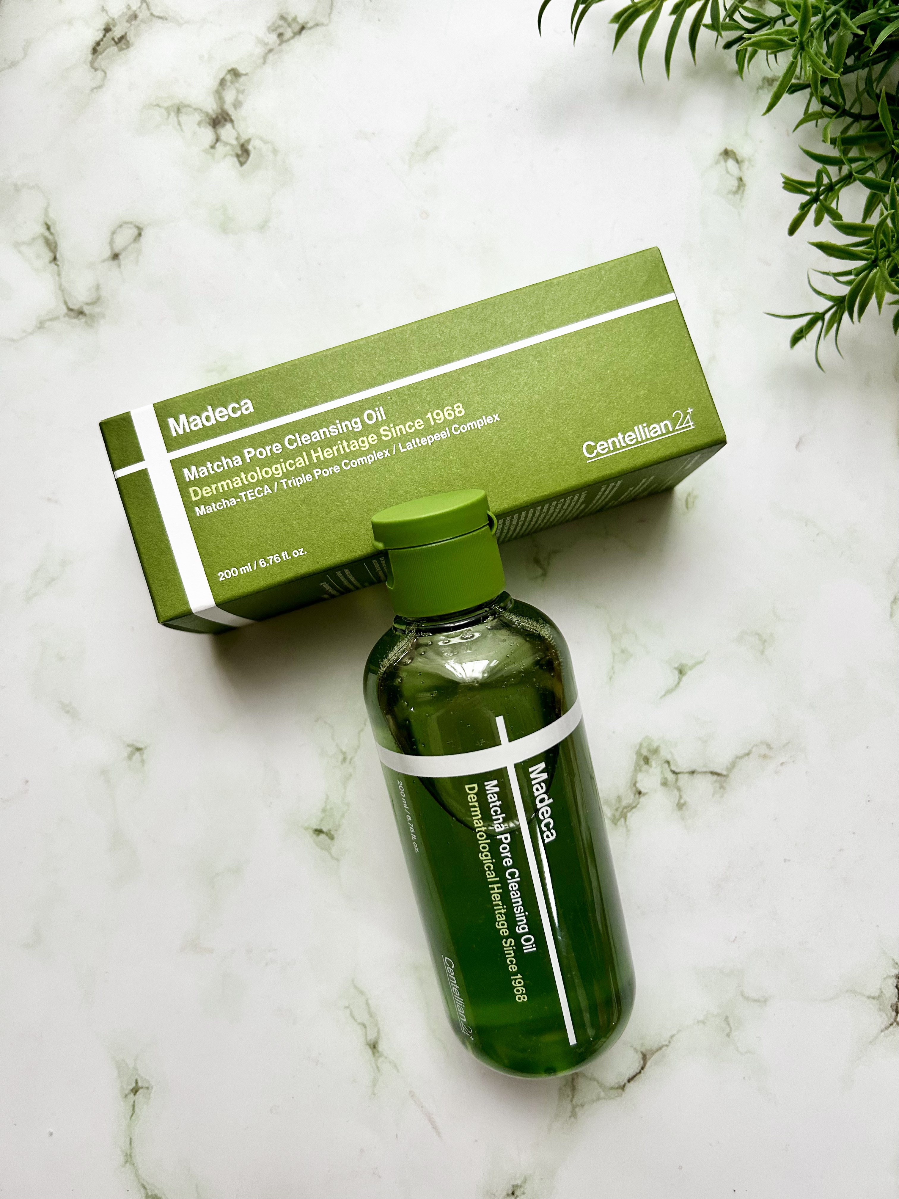 マデカ抹茶ポアクレンジングオイル / センテリアン24
