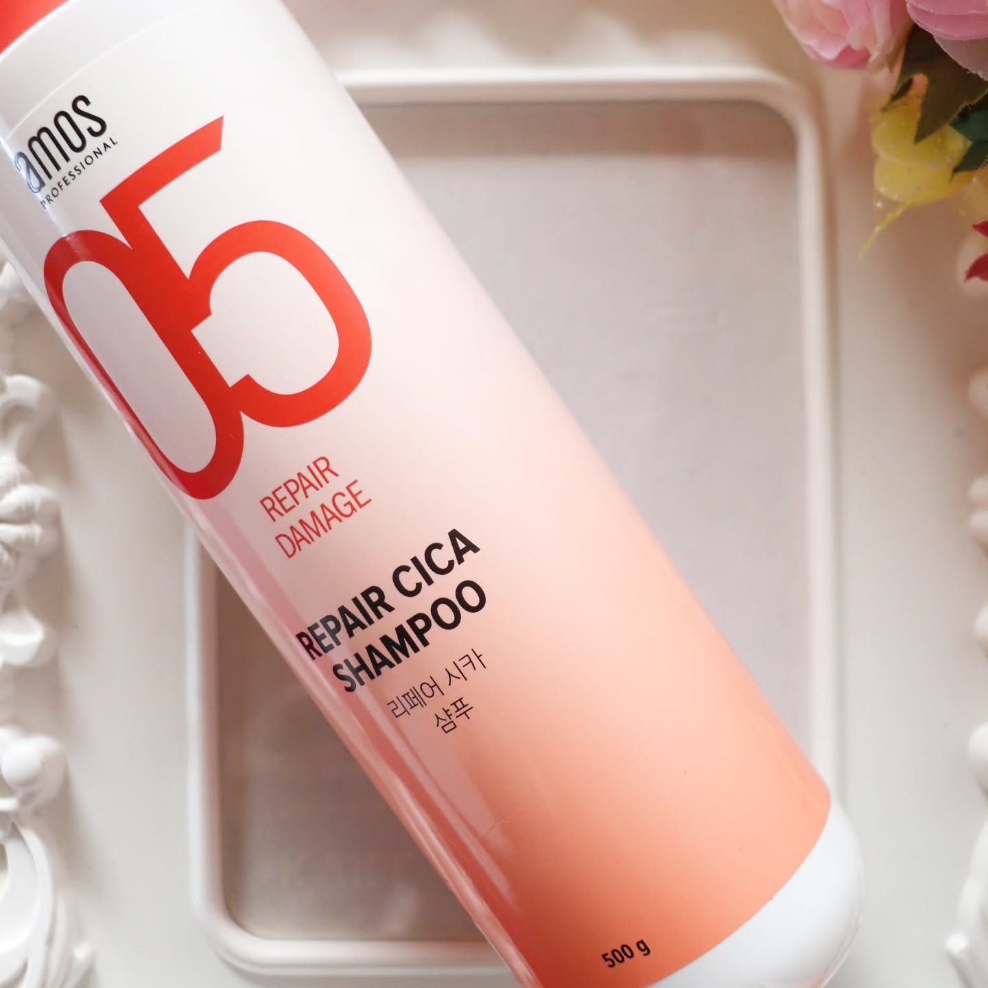 アモスプロフェッショナル.
リペアシカシャンプー.
.
♪
ずっと使えていなかったシャンプーをようやく開封しました😂.
調べてみたところもうこのシャンプーはパケがかなりおしゃれになって販売されているみたいです😌.
泡立ちがよく、泡が滑ら