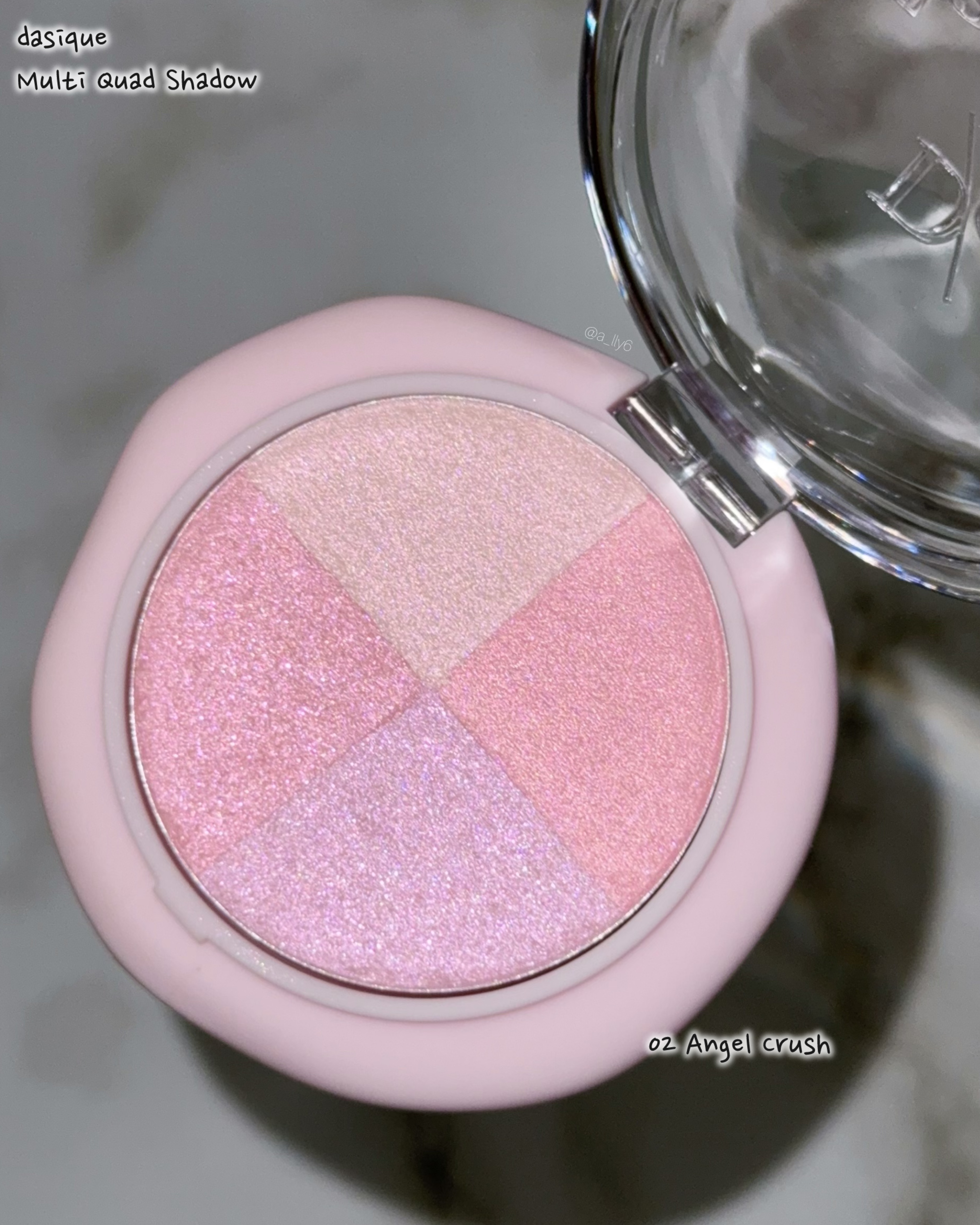 マルチクアッドシャドウ/dasique/パウダーアイシャドウを使ったクチコミ（2枚目）