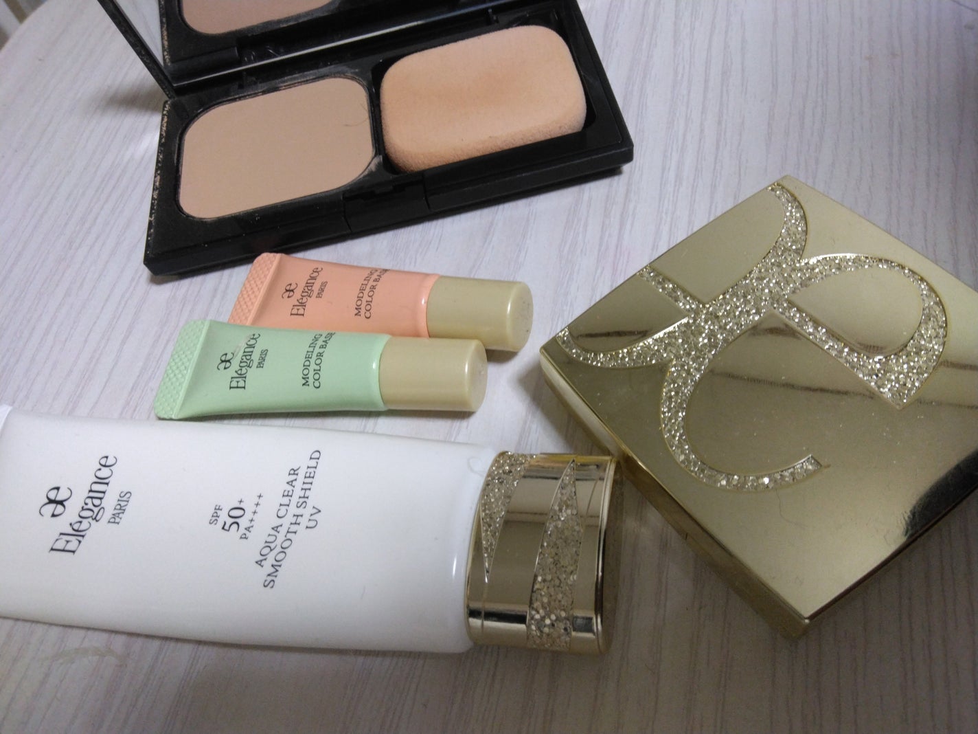 エクシア ラディグロウ パウダー ファンデーション/ALBION/パウダーファンデーションを使ったクチコミ(1枚目)